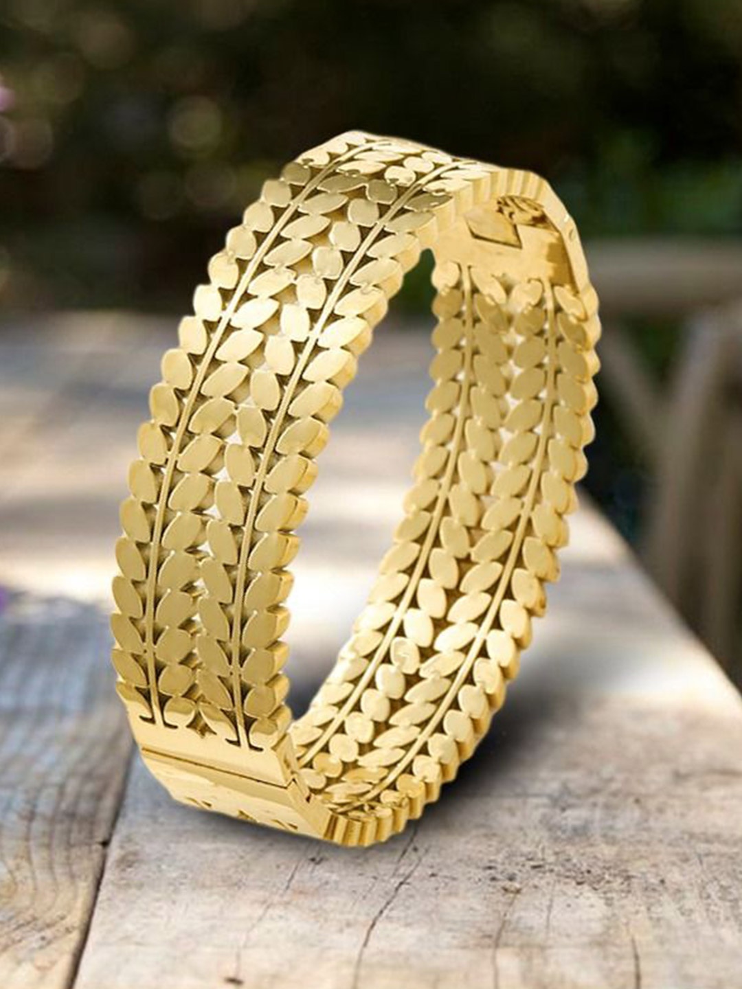 

DressBerry Women Gold-Plated Kada Bracelet