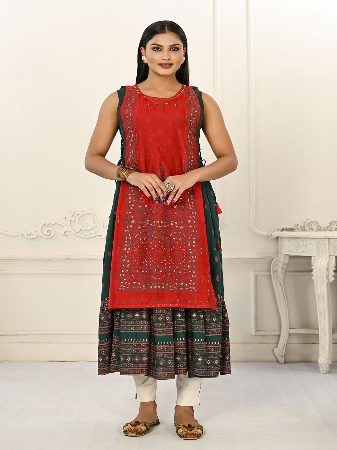 

Krimmple Floral Printed Cotton Sleeveless Layered A-Line Kurta, Red