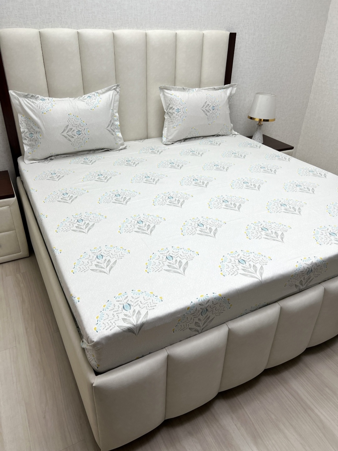 

Pure Decor Royal Passion White Printed 250 TC Pure Cotton Queen Bedsheet Set 2.54 x 2.28 m
