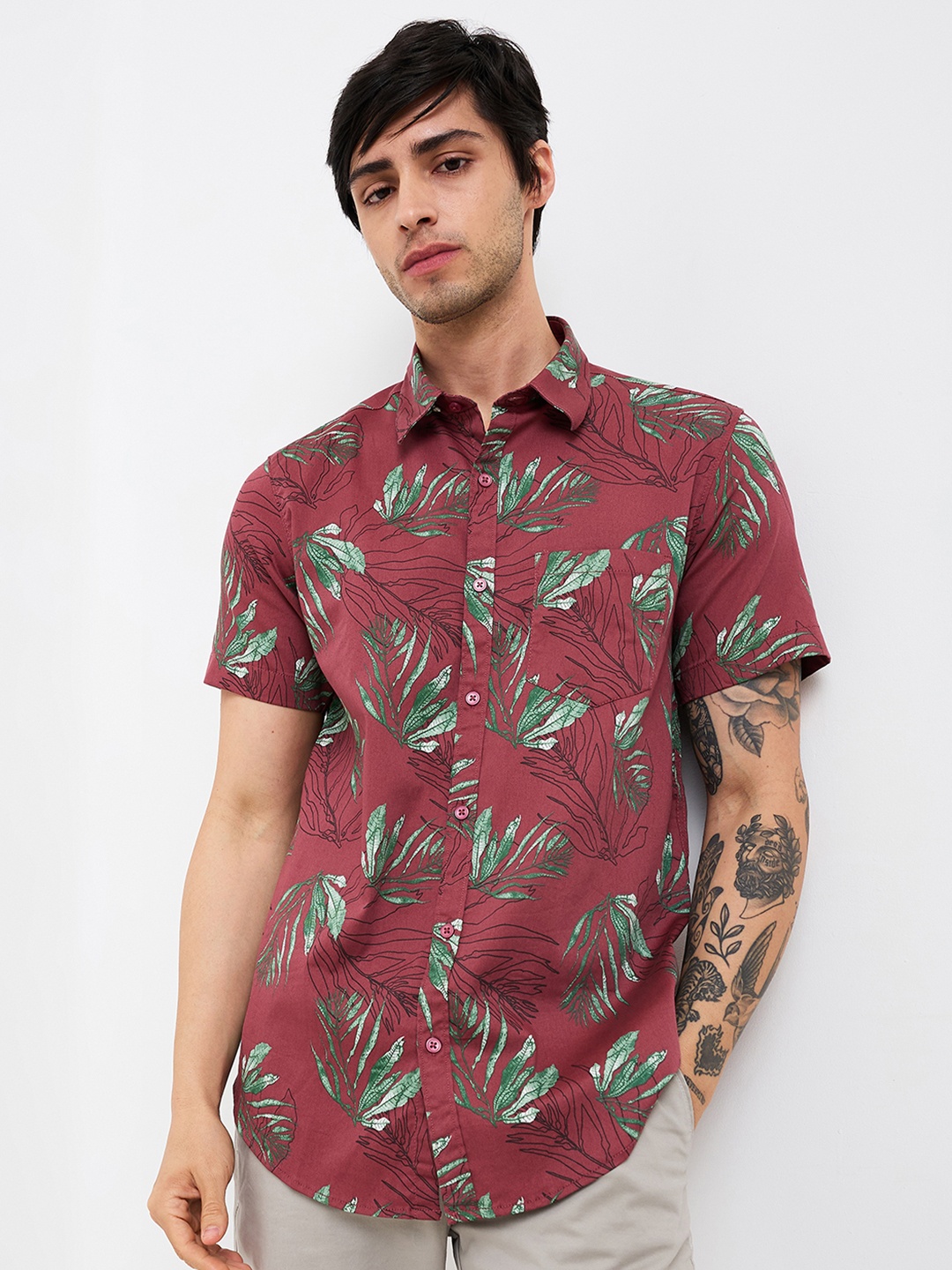 

SPYKAR Men Spread Collar Floral Printed Cotton Casual Shirt, Red