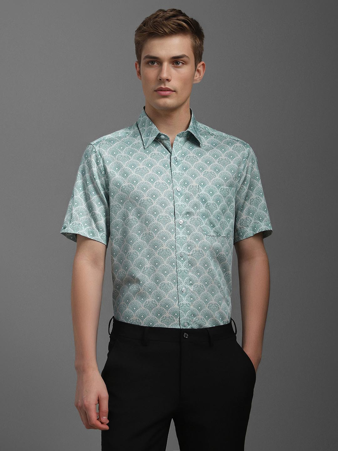 

Louis Philippe Men Classic Fit Spread Collar Floral Printed Cotton Casual Shirt, Green