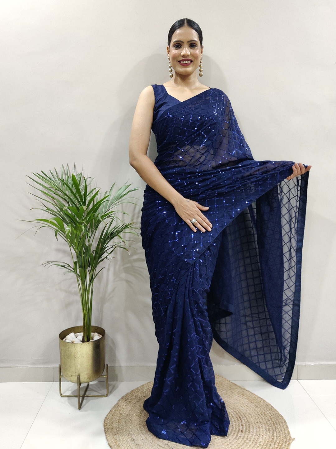 

Moda Rapido Sequinned Pure Georgette Saree, Blue