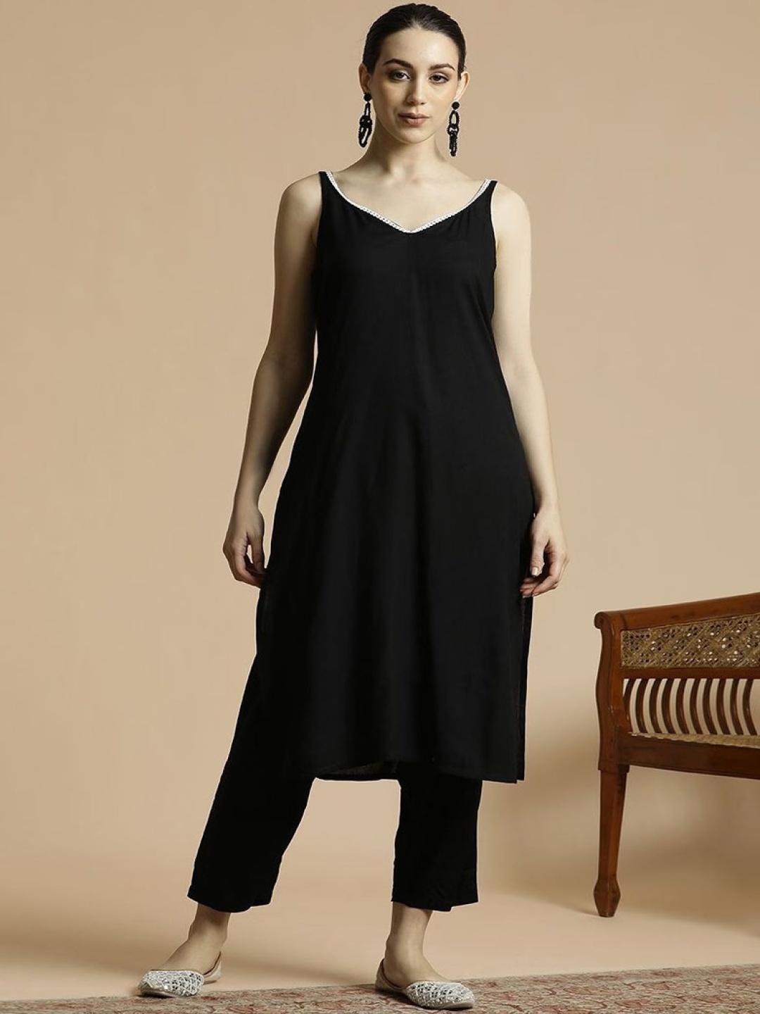 

Raave Thread Work V-Neck Shoulder Straps Straight Kurta With Trousers, Black