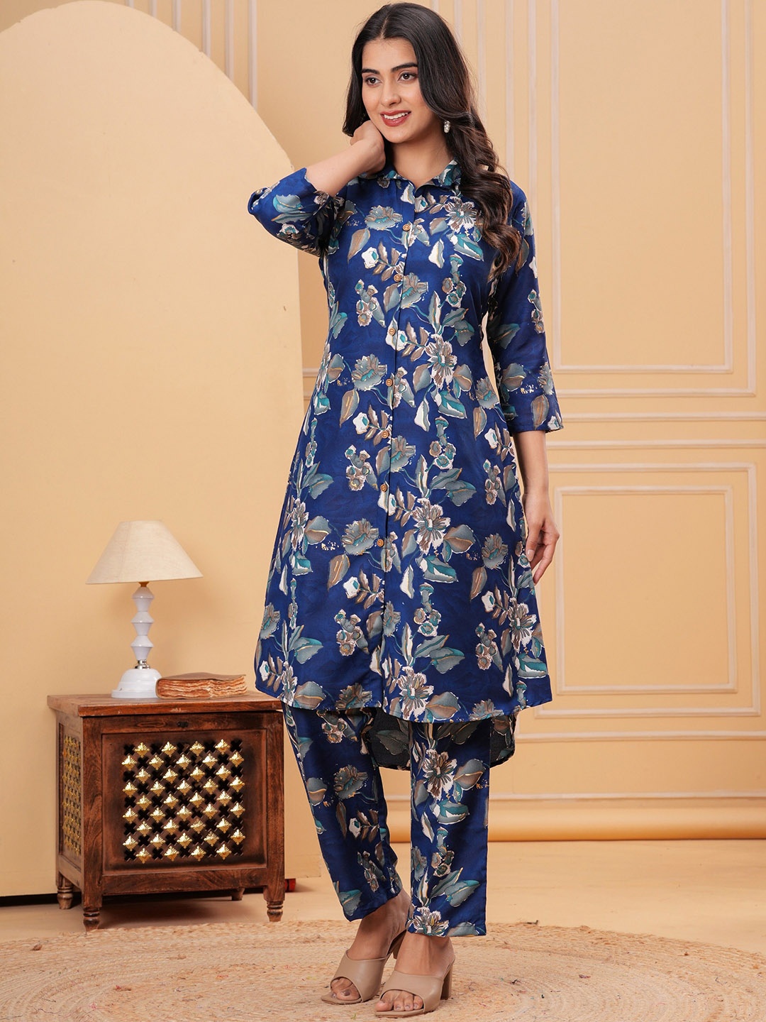 

PINGAKSH Floral Printed Shirt Collar Pure Cotton Straight Kurta With Trousers, Navy blue