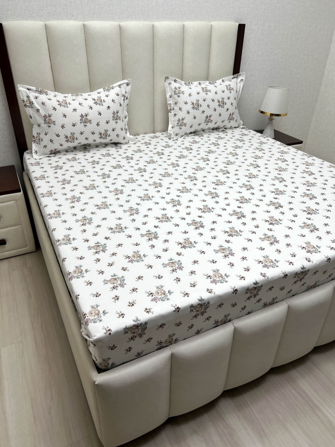 

Pure Decor White & Brown Floral Pure Cotton 250 TC Queen Bedsheet Set 2.28 m x 2.54 m