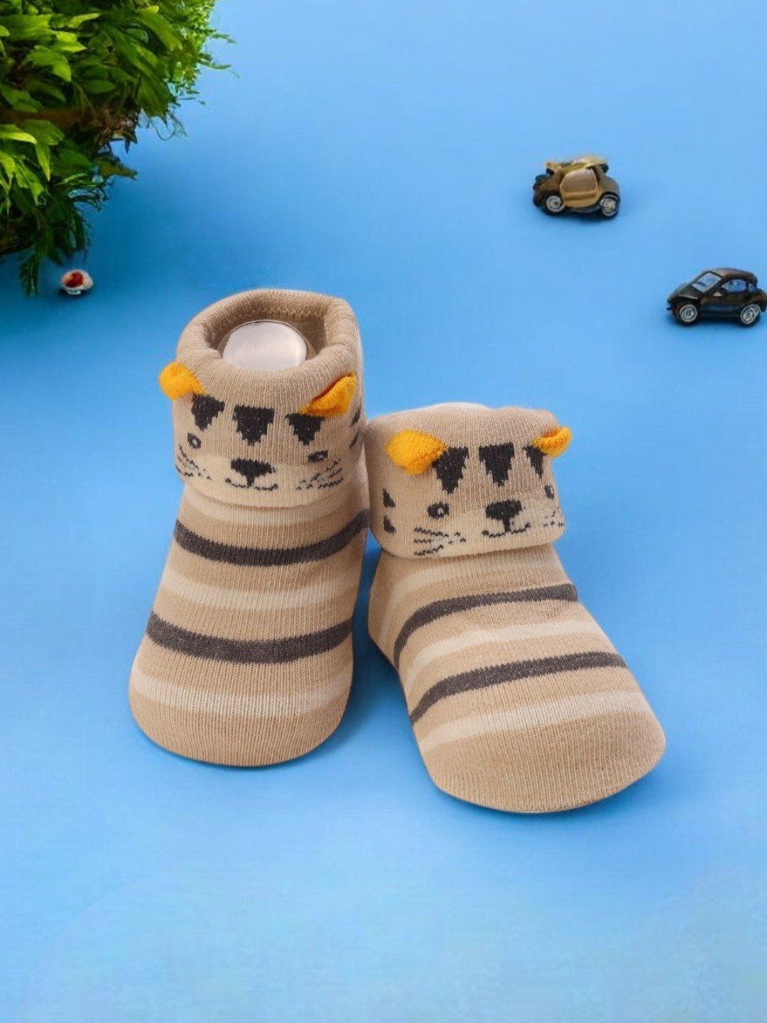 

Yellow Bee Infant Boys 3D Tiger Face & Striped Cotton Ankle Length Socks, Beige