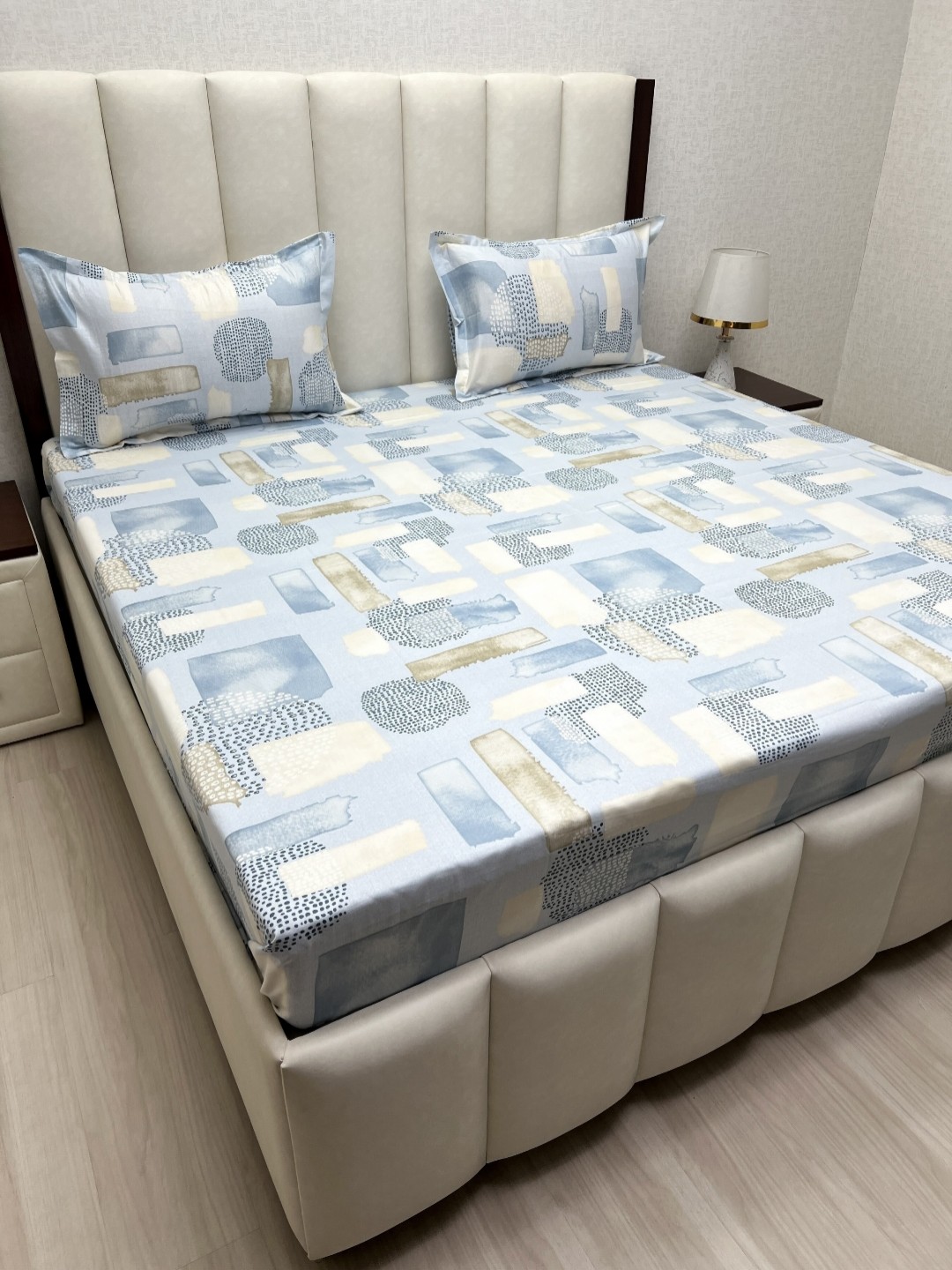 

Pure Decor Royal Passion Blue 350 TC Pure Cotton Queen Bedsheet Set 2.28 m x 2.54 m