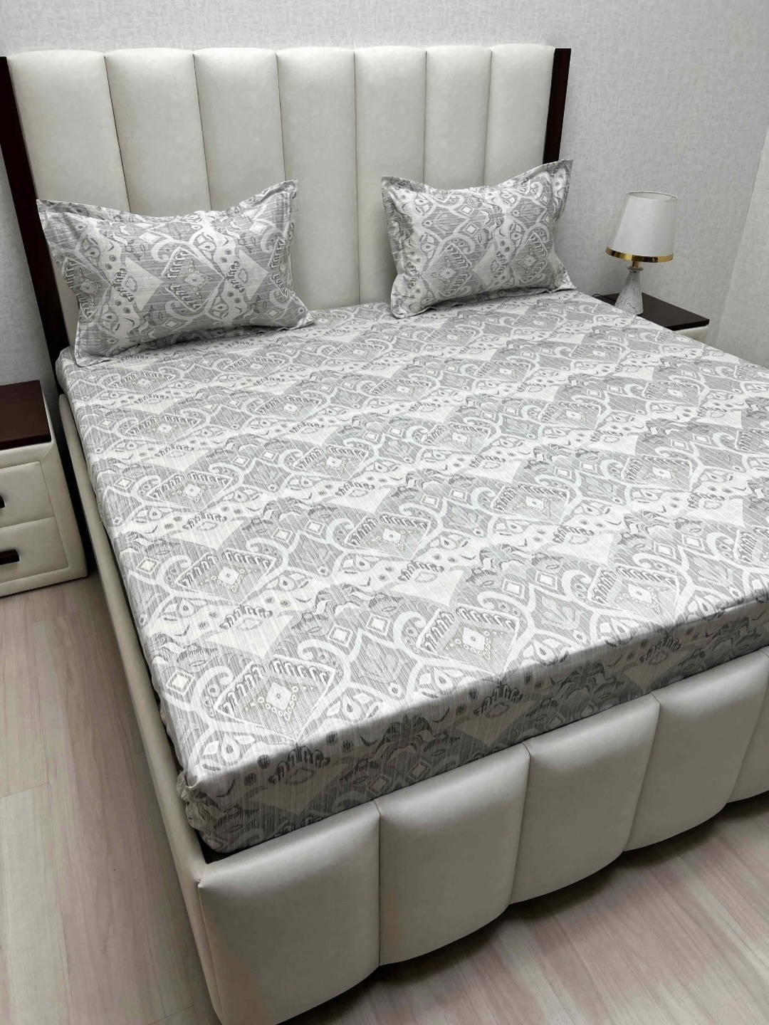 

Pure Decor Grey & White Ethnic Motifs Queen Bedsheet with 2 Pillow Covers