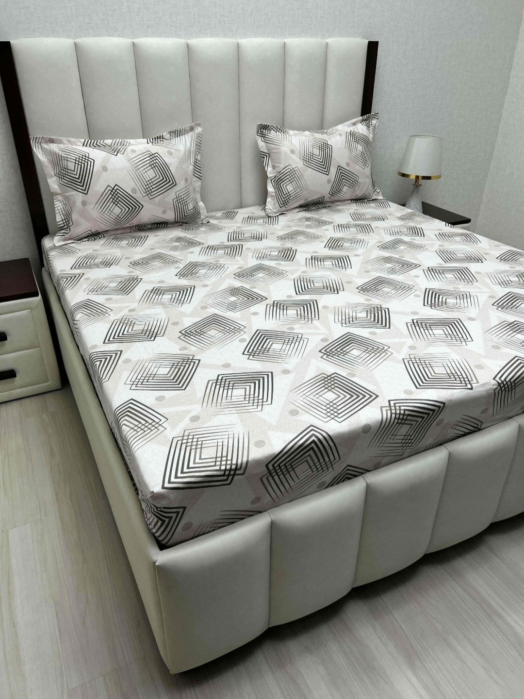 

Pure Decor Royal Passion White 350 TC Pure Cotton Queen Bedsheet Set 2.28 m x 2.54 m
