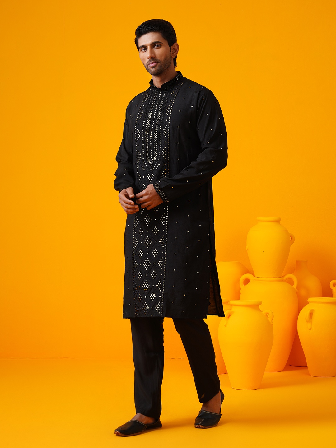 

SOJANYA LUXE Geometric Embroidered Mandarin Collar Mirror Work Straight Kurta With Trouser, Black