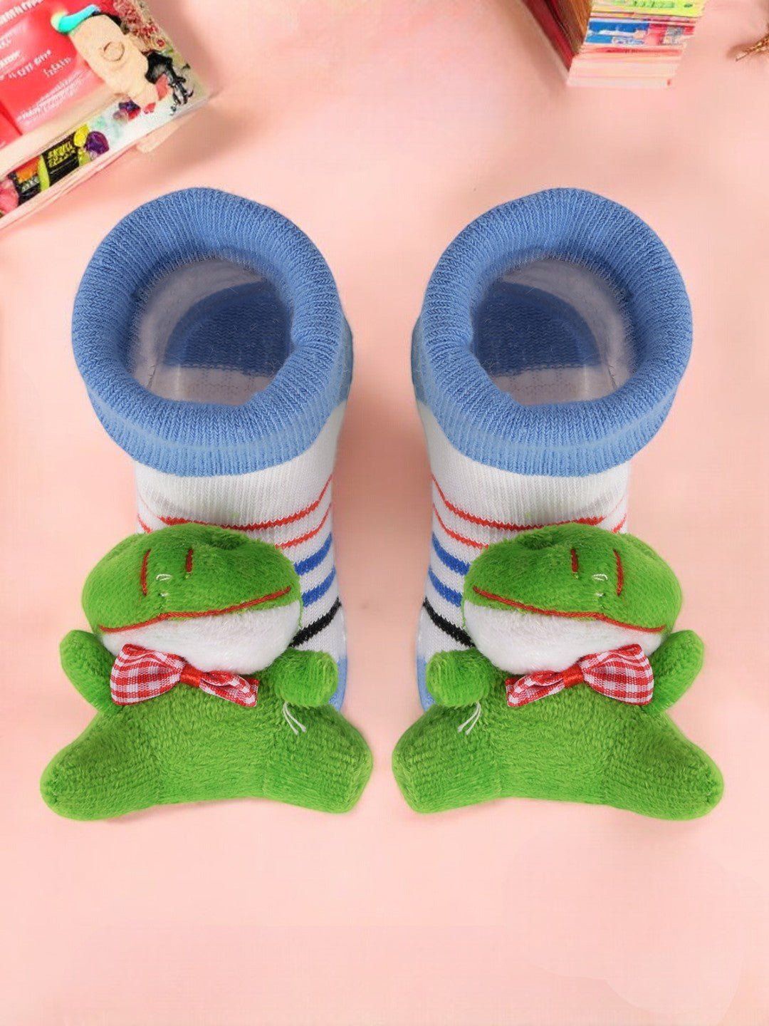 

Yellow Bee Boys Striped Ankle-Length Socks, White