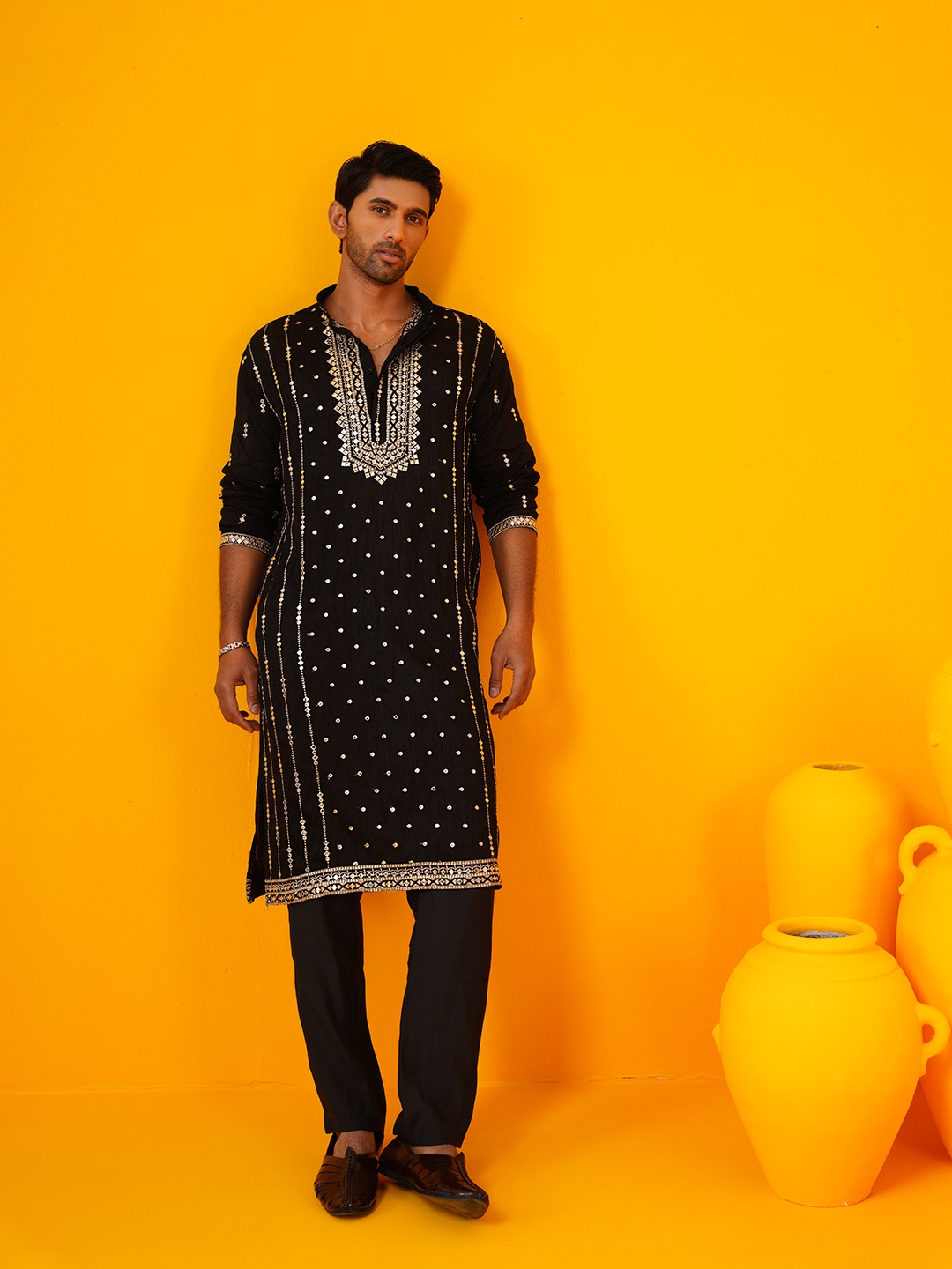 

SOJANYA LUXE Geometric Embroidered Mandarin Collar Pure Silk Straight Kurta With Trouser, Black