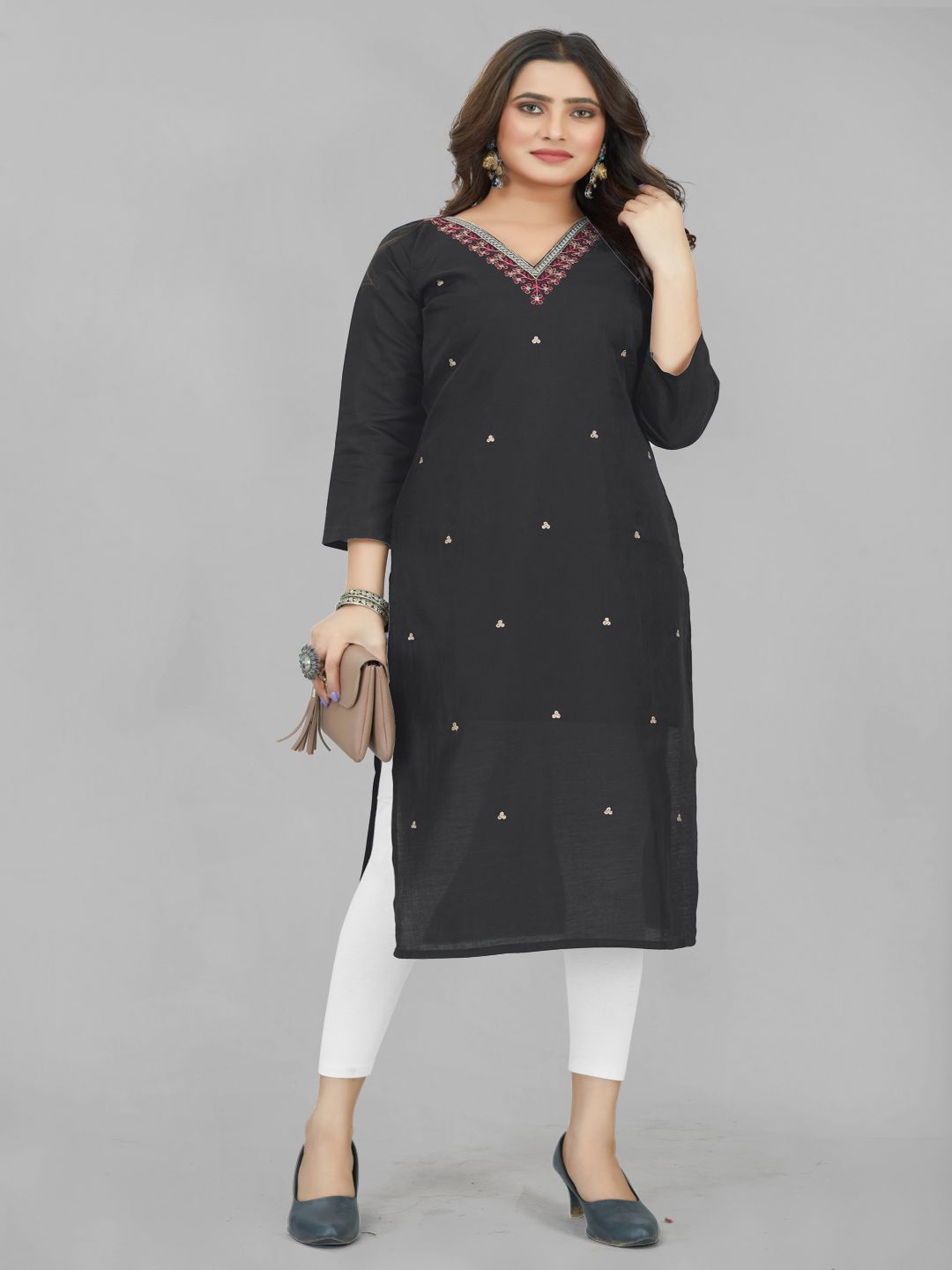 

ASTEYAM Floral Embroidered V-Neck Sequinned Straight Kurta, Black