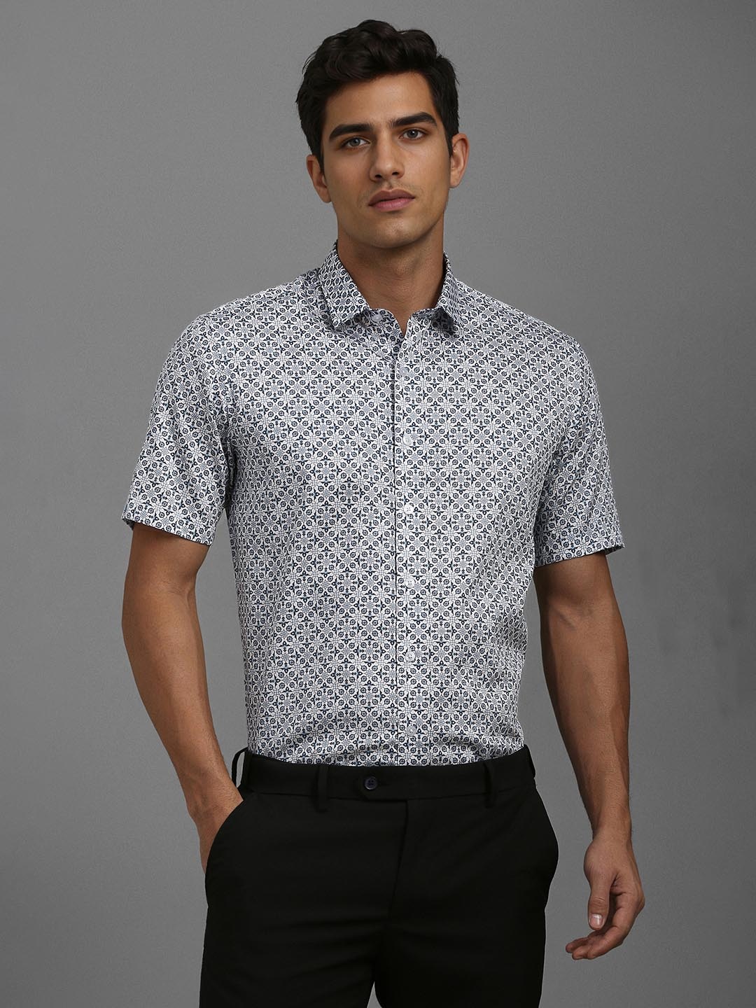 

Louis Philippe Men Slim Fit Floral Opaque Printed Formal Shirt, White