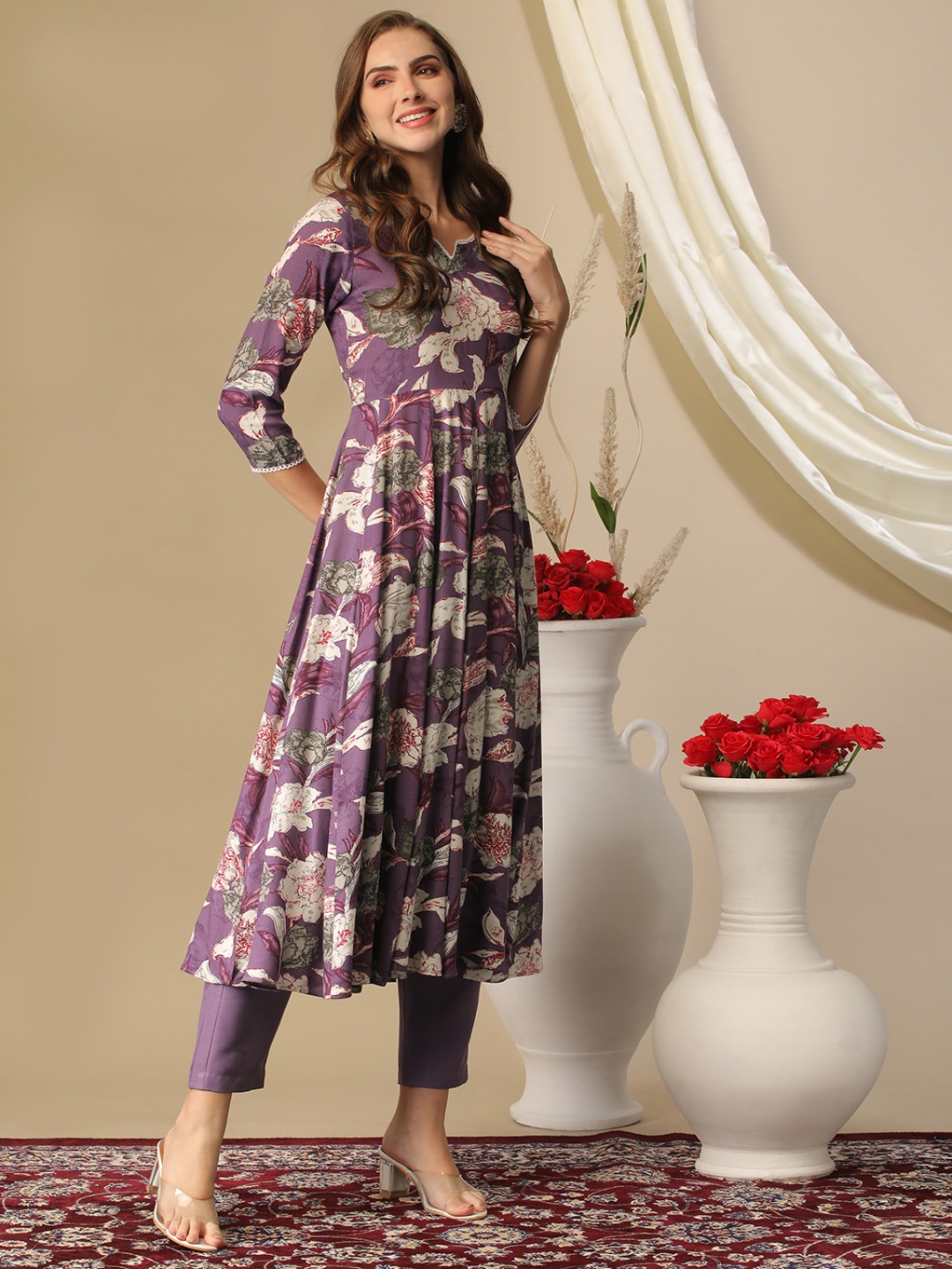 

DIVASTRI Floral Printed Notch Neck Anarkali Kurta With Trousers, Purple