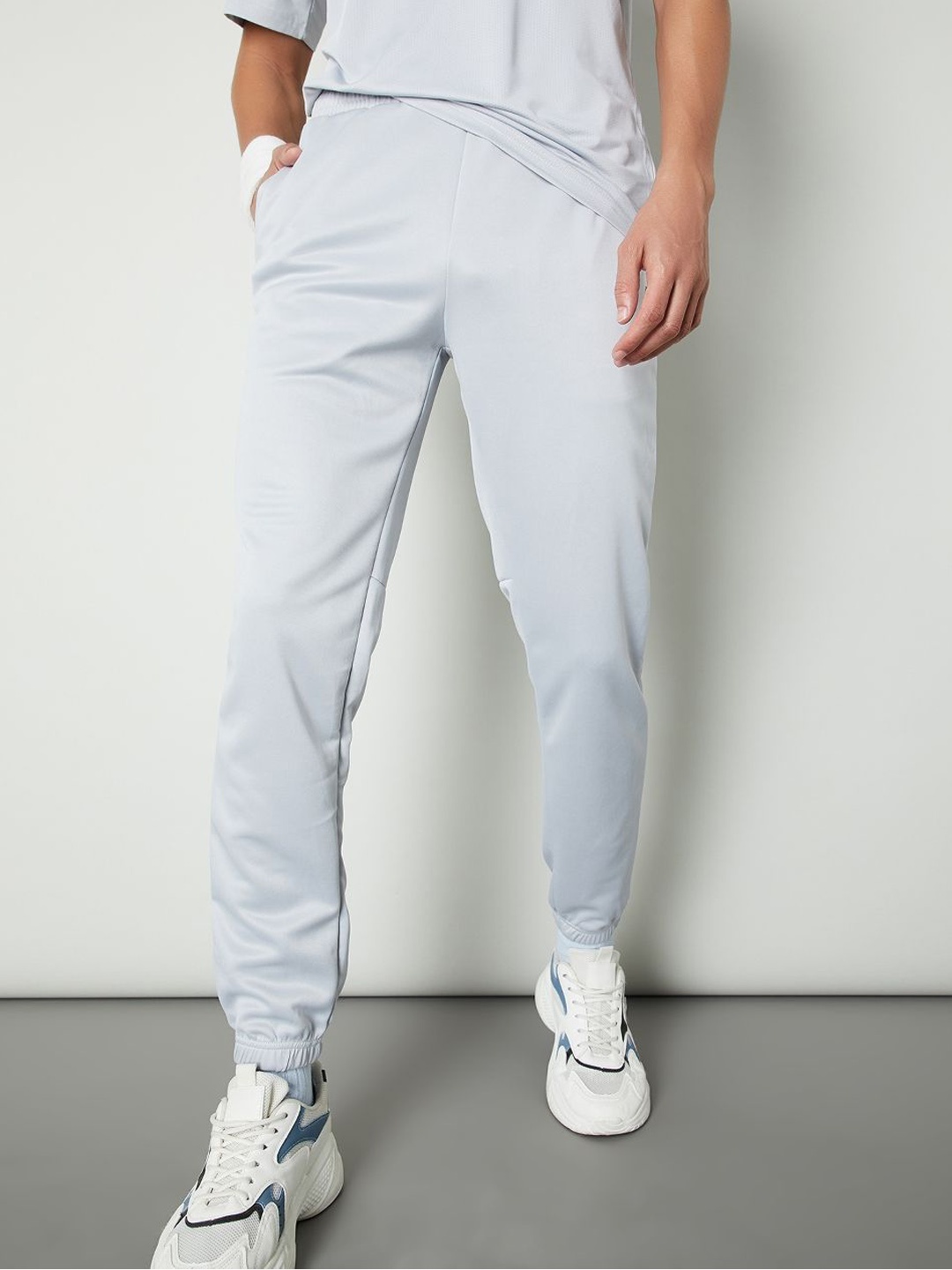 

max Men Mid Rise Joggers, Grey