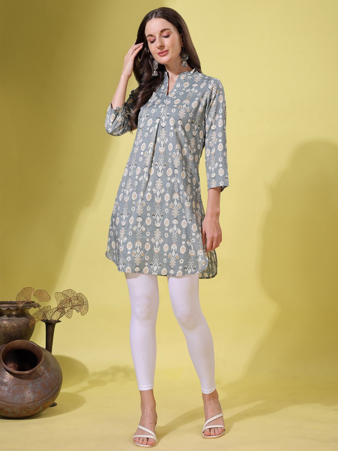 

Tikhi Imli Women Ethnic Motifs Printed Mandarin Collar Kurti, Grey