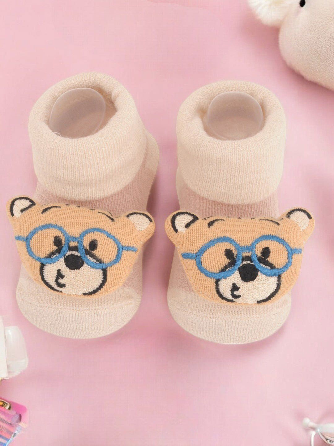 

Yellow Bee Infant Boys Bear Face Patterned Ankle Length Socks, Beige