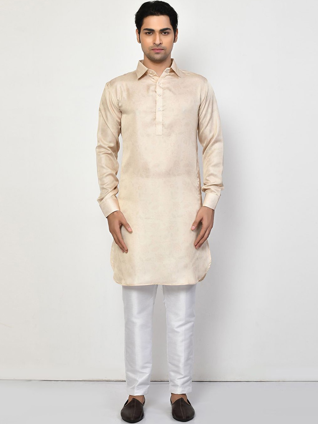 

Arihant Rai Sinha Men Regular Kurta with Trousers, Beige