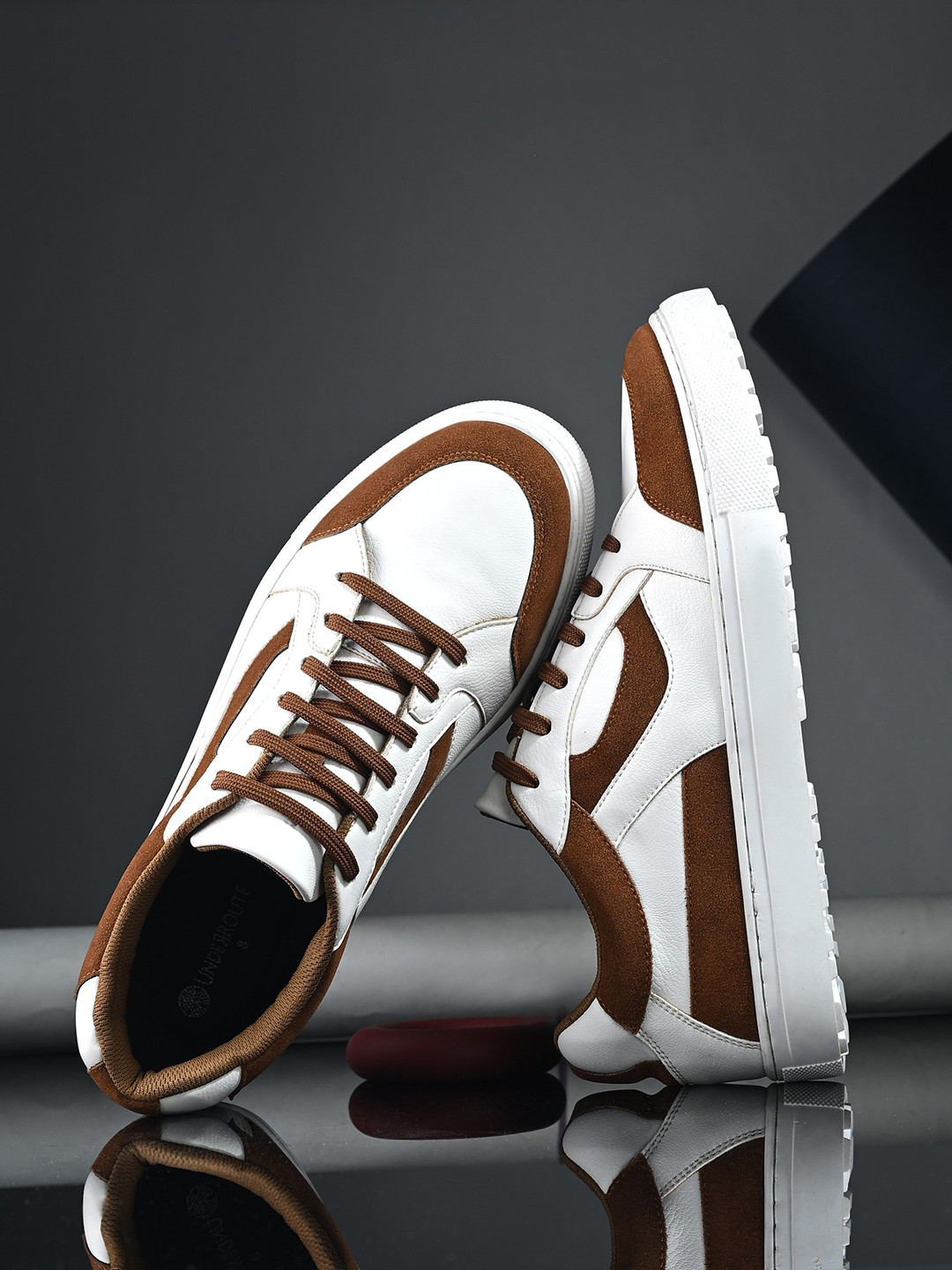 

UNDERROUTE Men Woven Design Sneakers, White