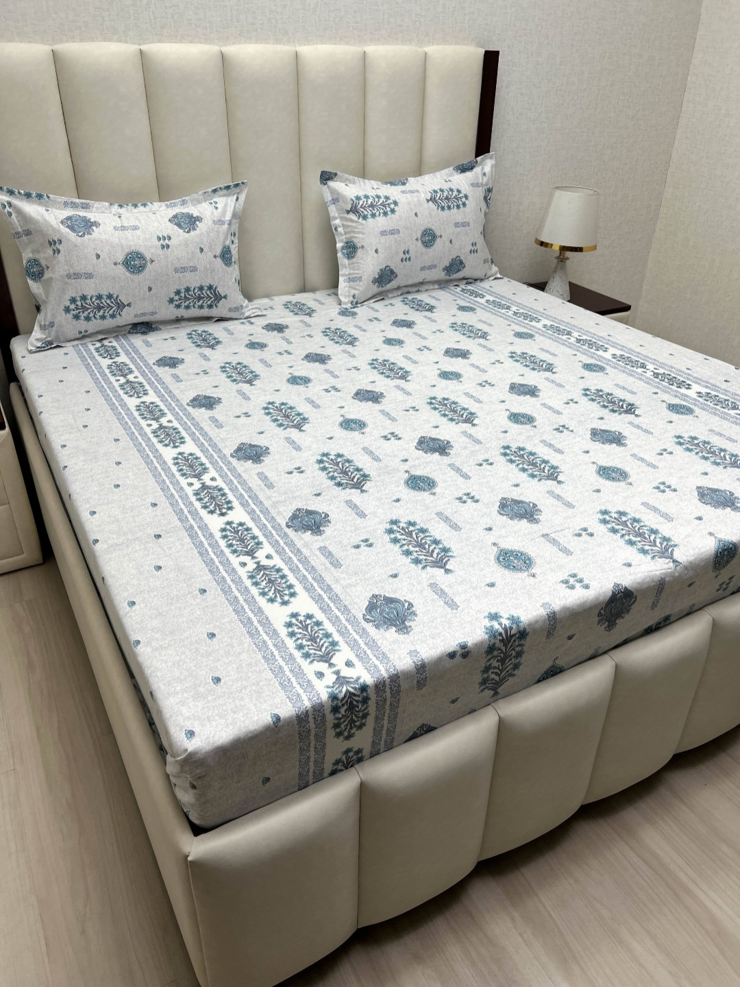 

Pure Decor Royal Passion Blue Printed Cotton 260 TC Queen Bedsheet Set 2.28 m x 2.54 m