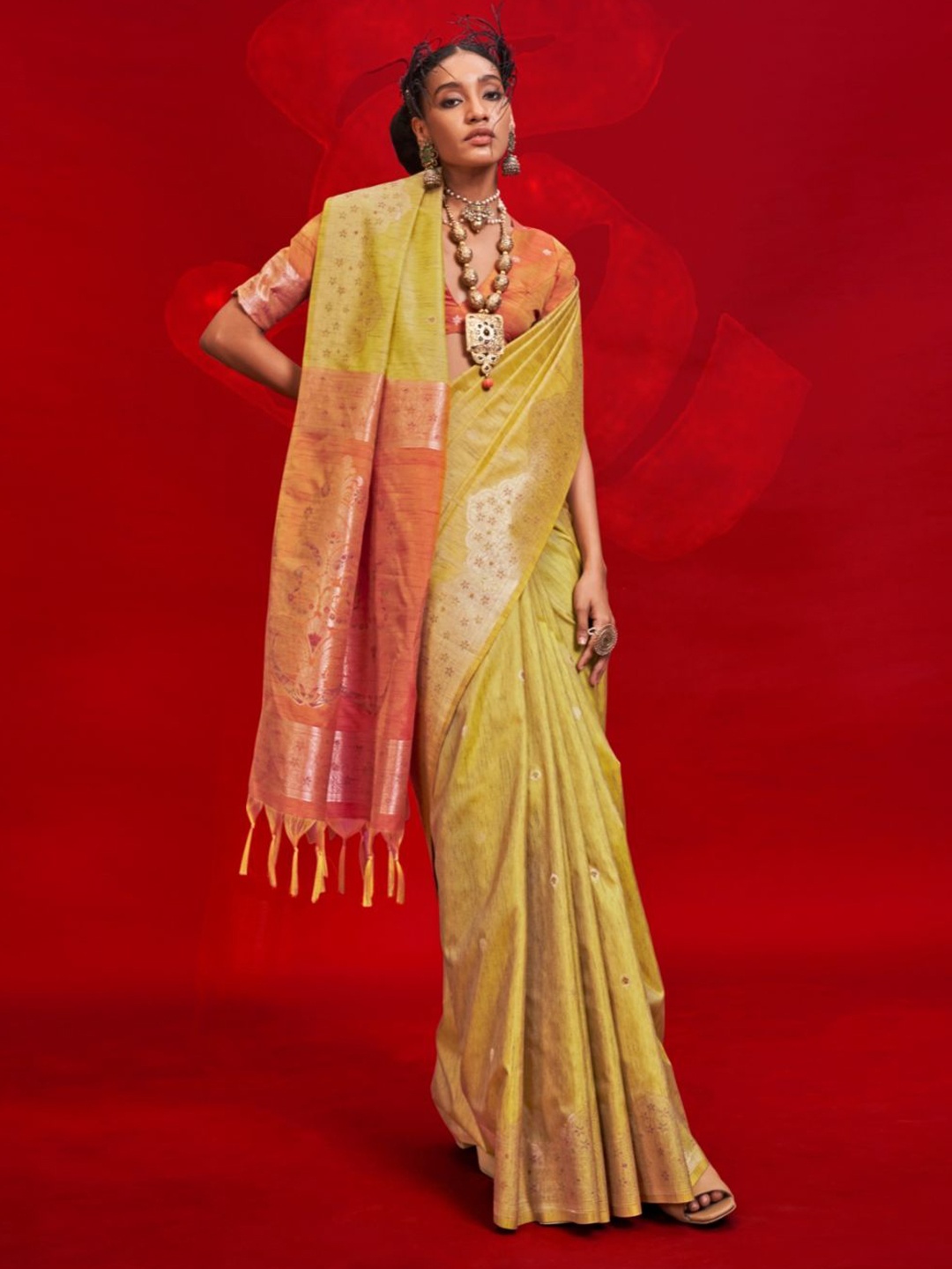 

BLENDIFY Woven Design Zari Banarasi Saree, Yellow