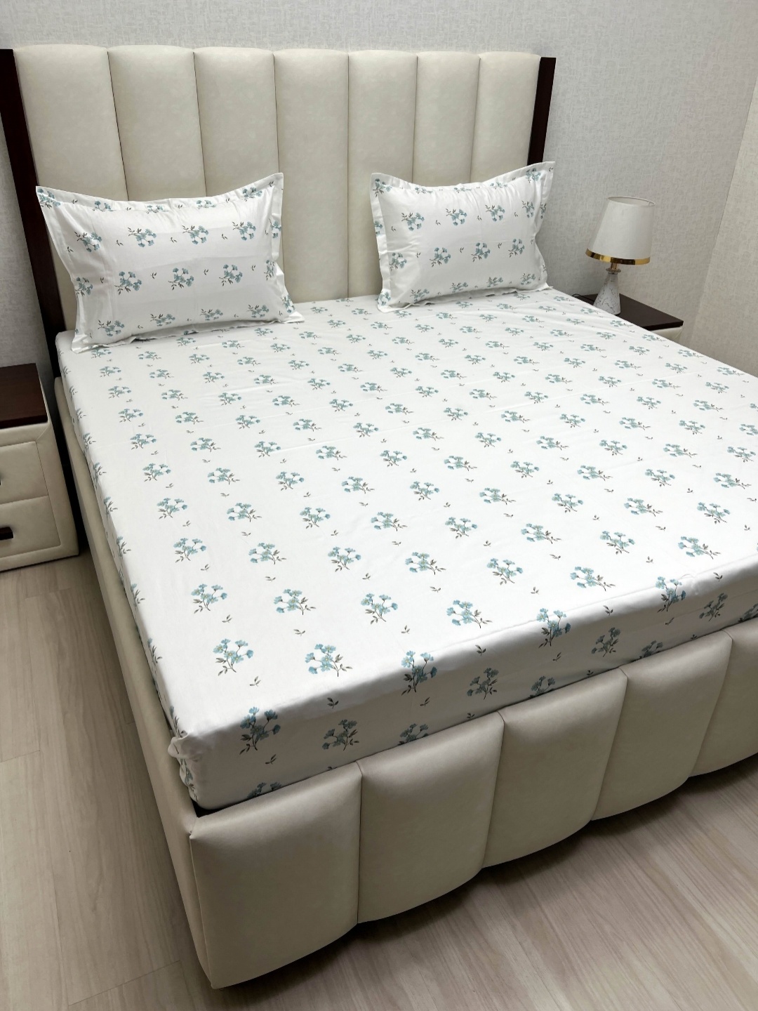 

Pure Decor White & Blue Floral Queen Bedsheet with 2 Pillow Covers