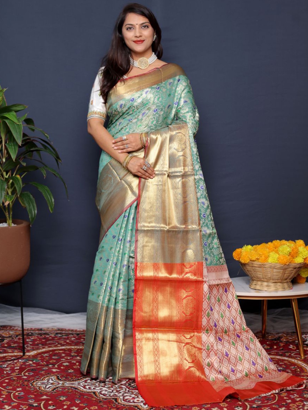 

amirat Woven Design Zari Pure Silk Kanjeevaram Saree, Sea green