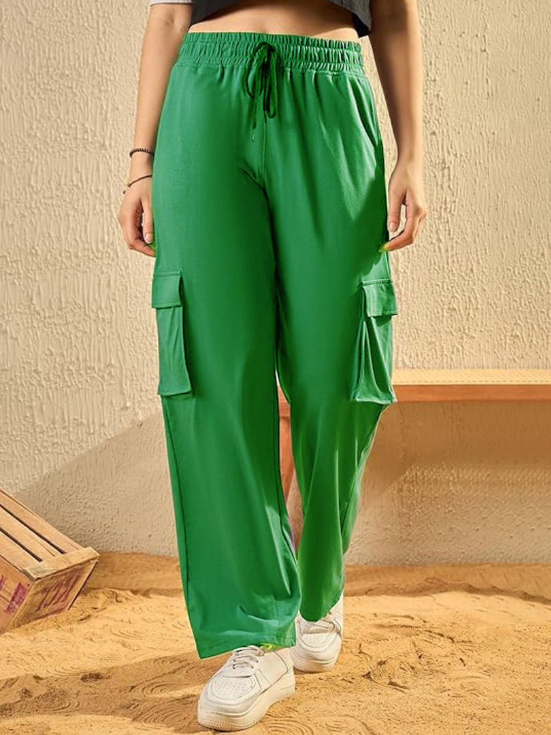 

White Moon Women Mid Rise Cargo Track Pants, Green