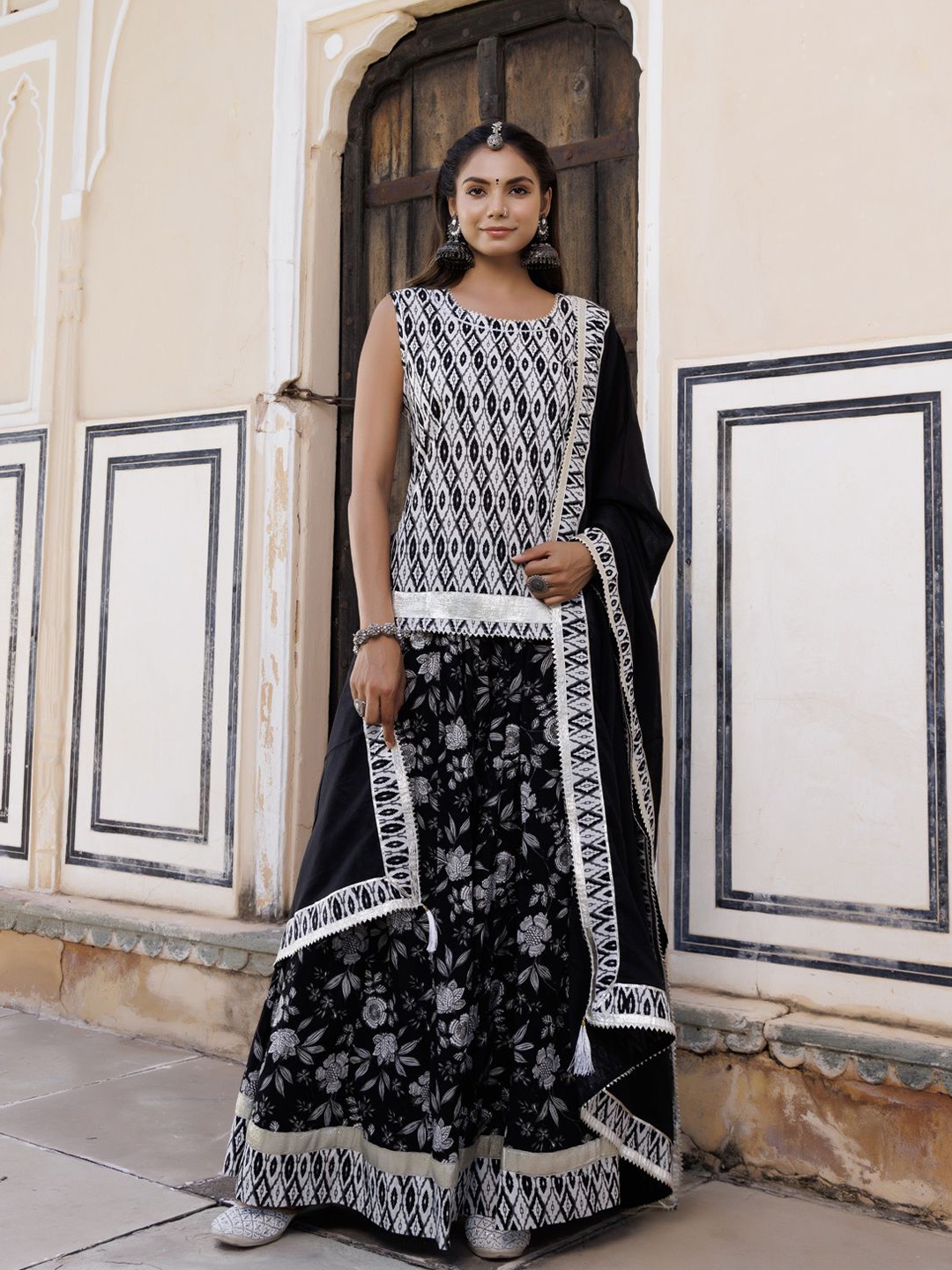 

Geroo Luxe Printed Block Print Ready to Wear Lehenga & Blouse With Dupatta, Black