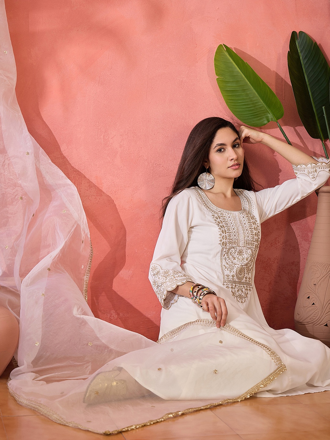 

Sangria Floral Embroidered Zari Round Neck Kurta With Pant And Dupatta, Off white