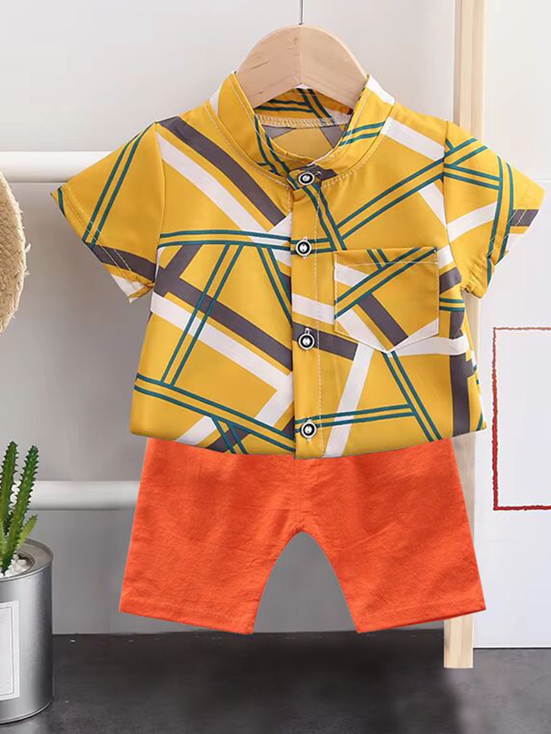 

DANGAR Kids Printed Mandarin Collar Shirt With Shorts, Yellow