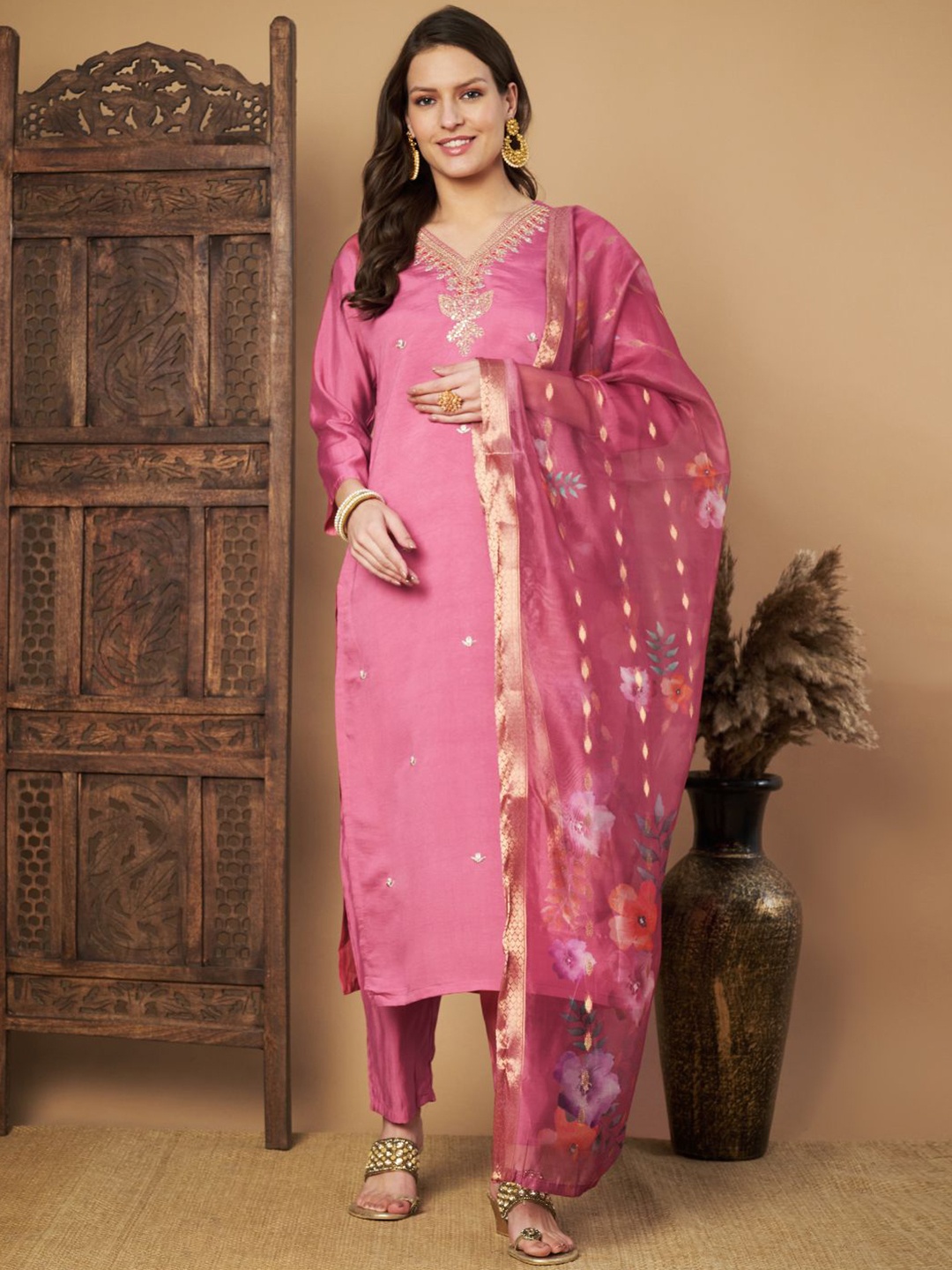 

Growdamy Zari Ethnic Motifs Embroidered V-Neck Straight Kurta With Trousers & Dupatta, Pink