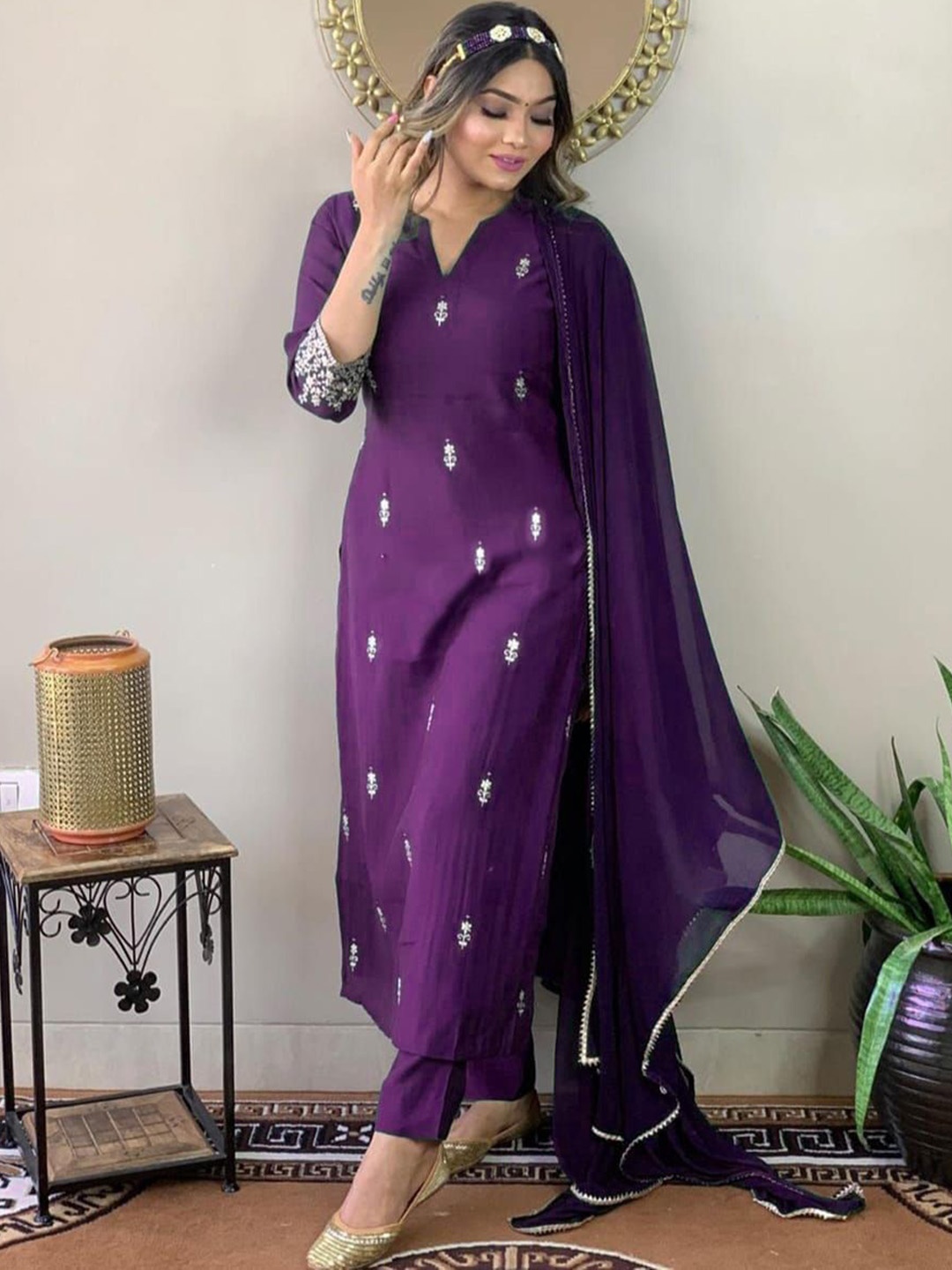 

choiceit Women Embroidered Regular Chanderi Silk Kurti with Pyjamas & With Dupatta, Purple