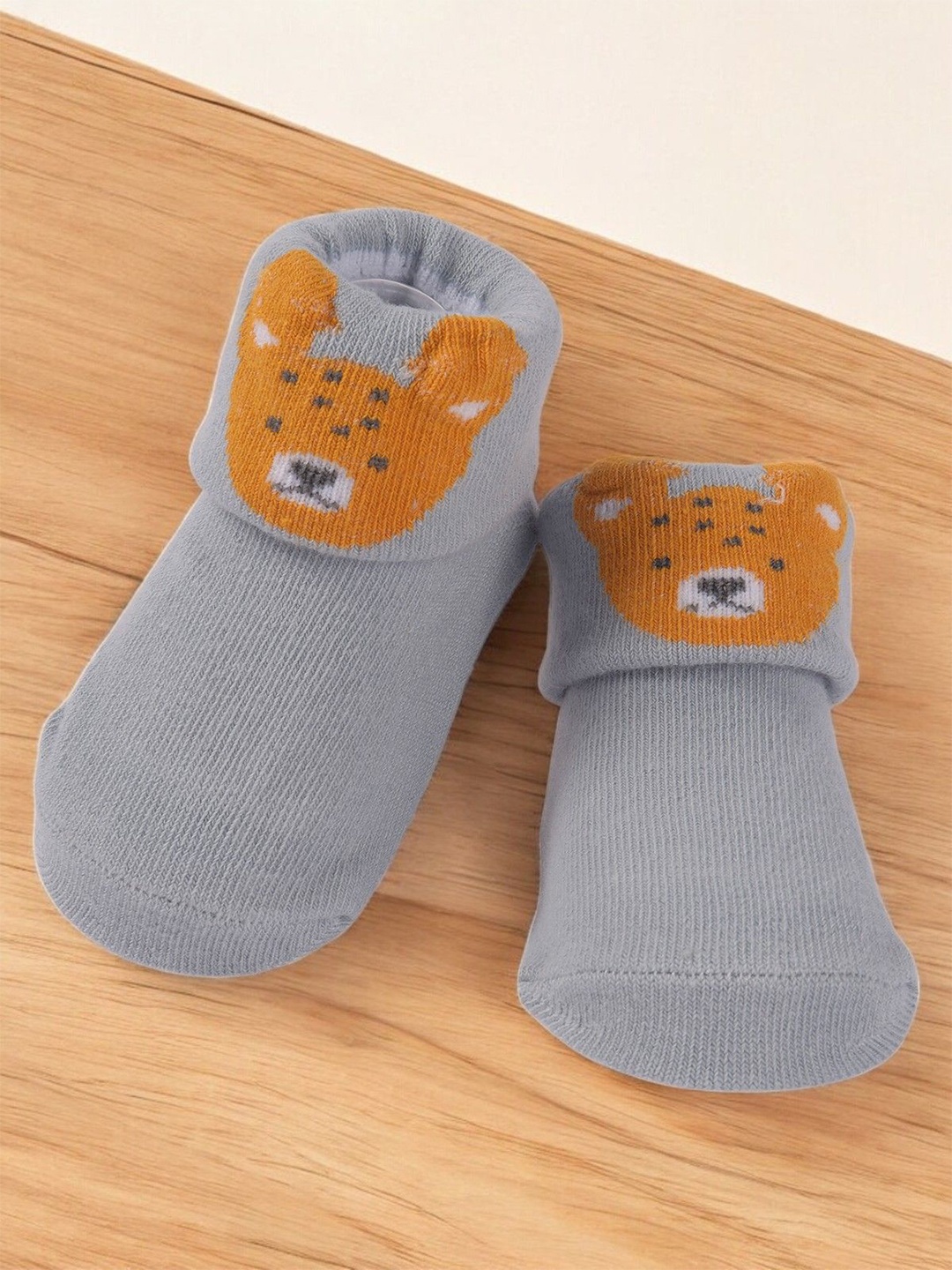 

Yellow Bee Infant Boys Bear Face Patterned Cotton Ankle-Length Socks, Blue