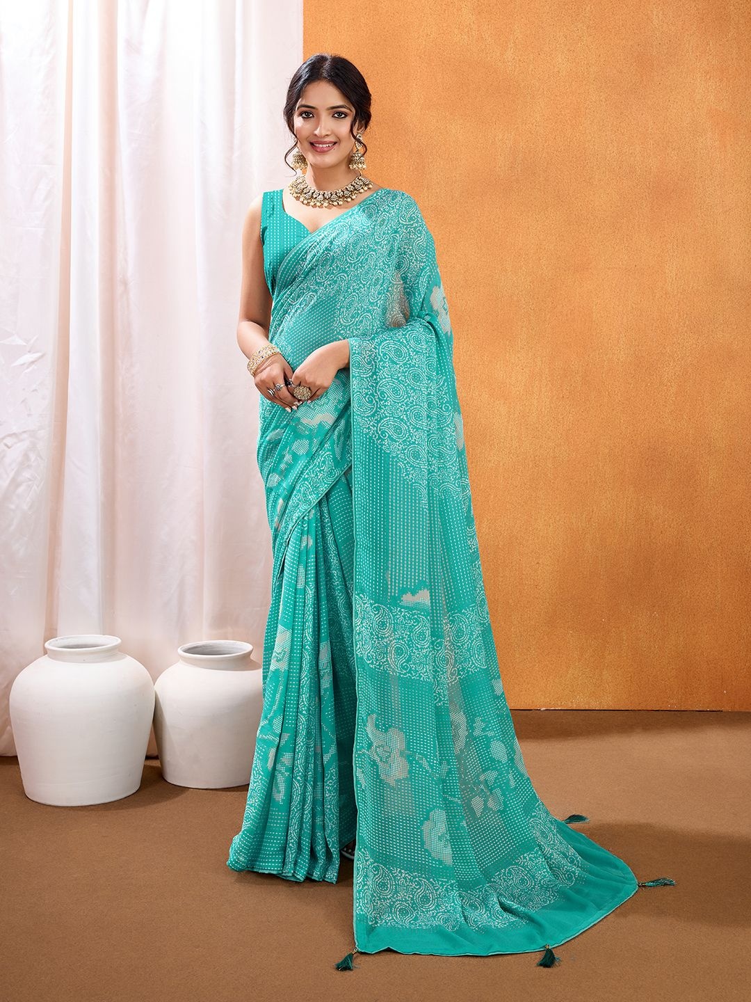 

Rekha Maniyar Paisley Poly Georgette Saree, Sea green