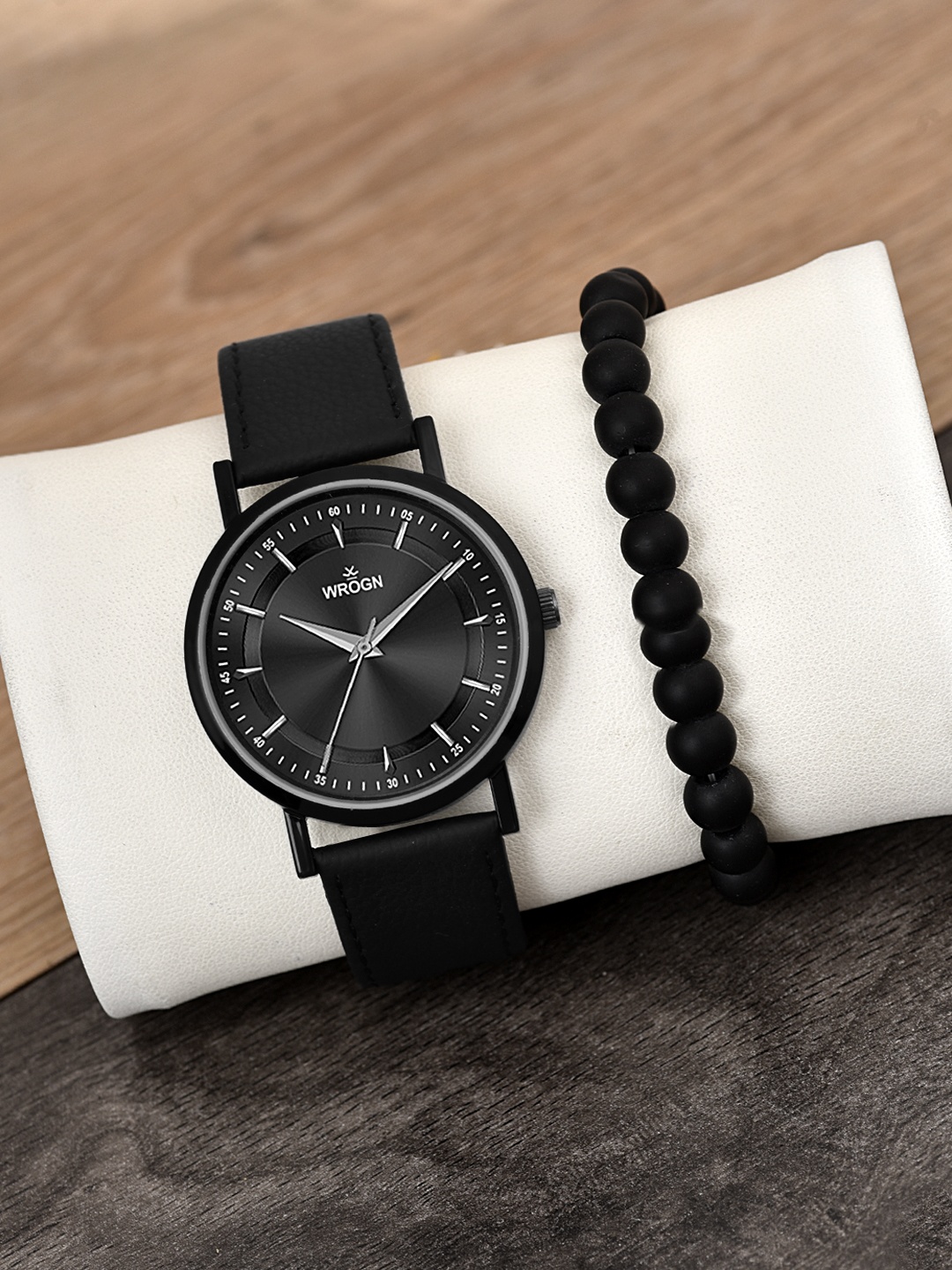 

WROGN Men Analog Watch & Leather Bracelet Gift Set, Black