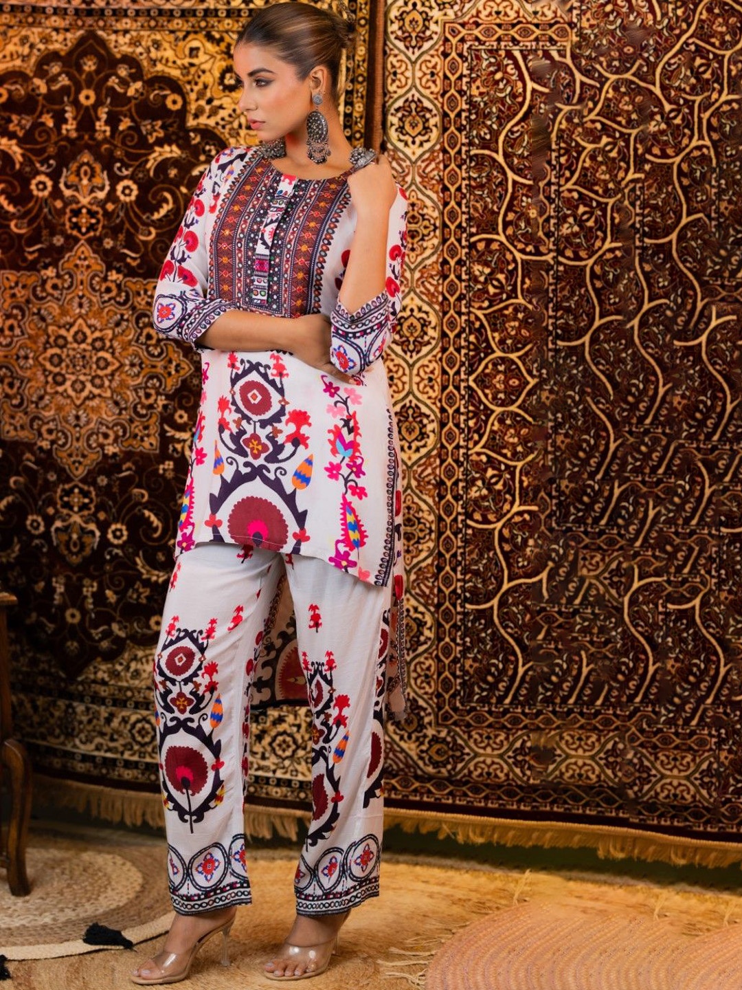 

AUTUMN LANE Ethnic Motifs Printed Round Neck Muslin Tunic With Trouser, White