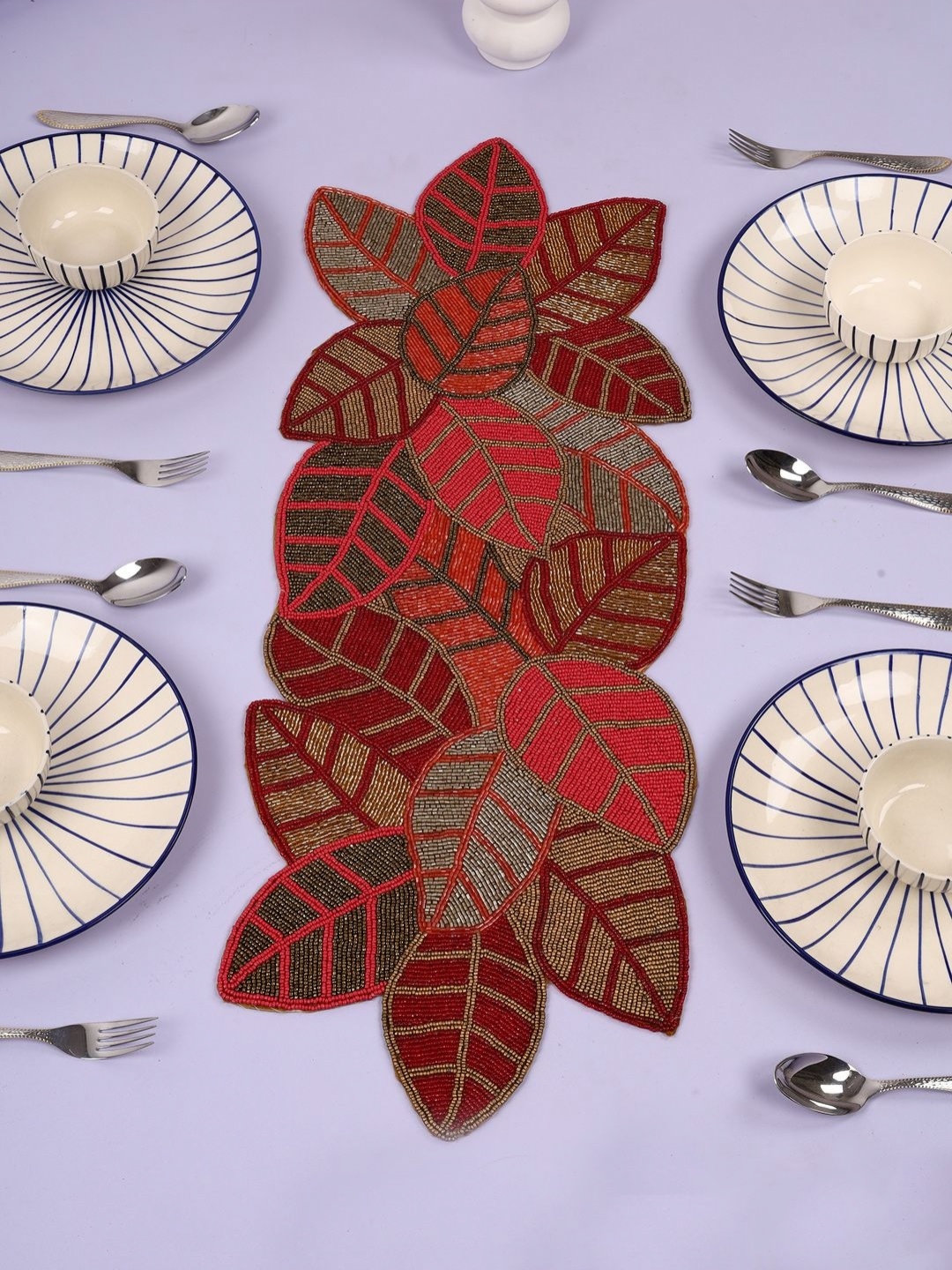 

YWULY Red & Brown Floral Beaded Dining Table Runner