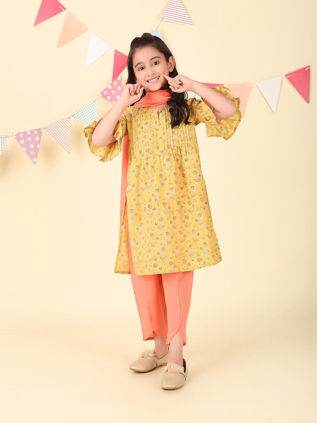 

Fabindia Girls Floral Printed Regular Pure Cotton Kurta with Salwar & With Dupatta, Yellow