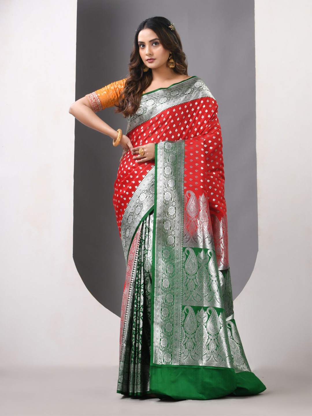 

Charukriti Woven Design Zari Pure Silk Banarasi Saree, Red