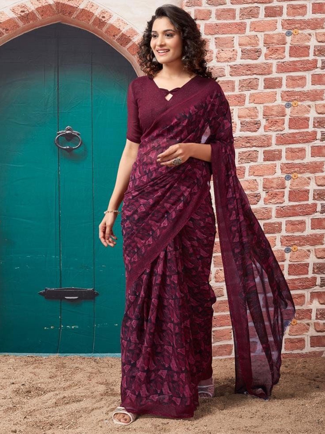 

HERE&NOW Floral Printed Banarasi Saree, Burgundy