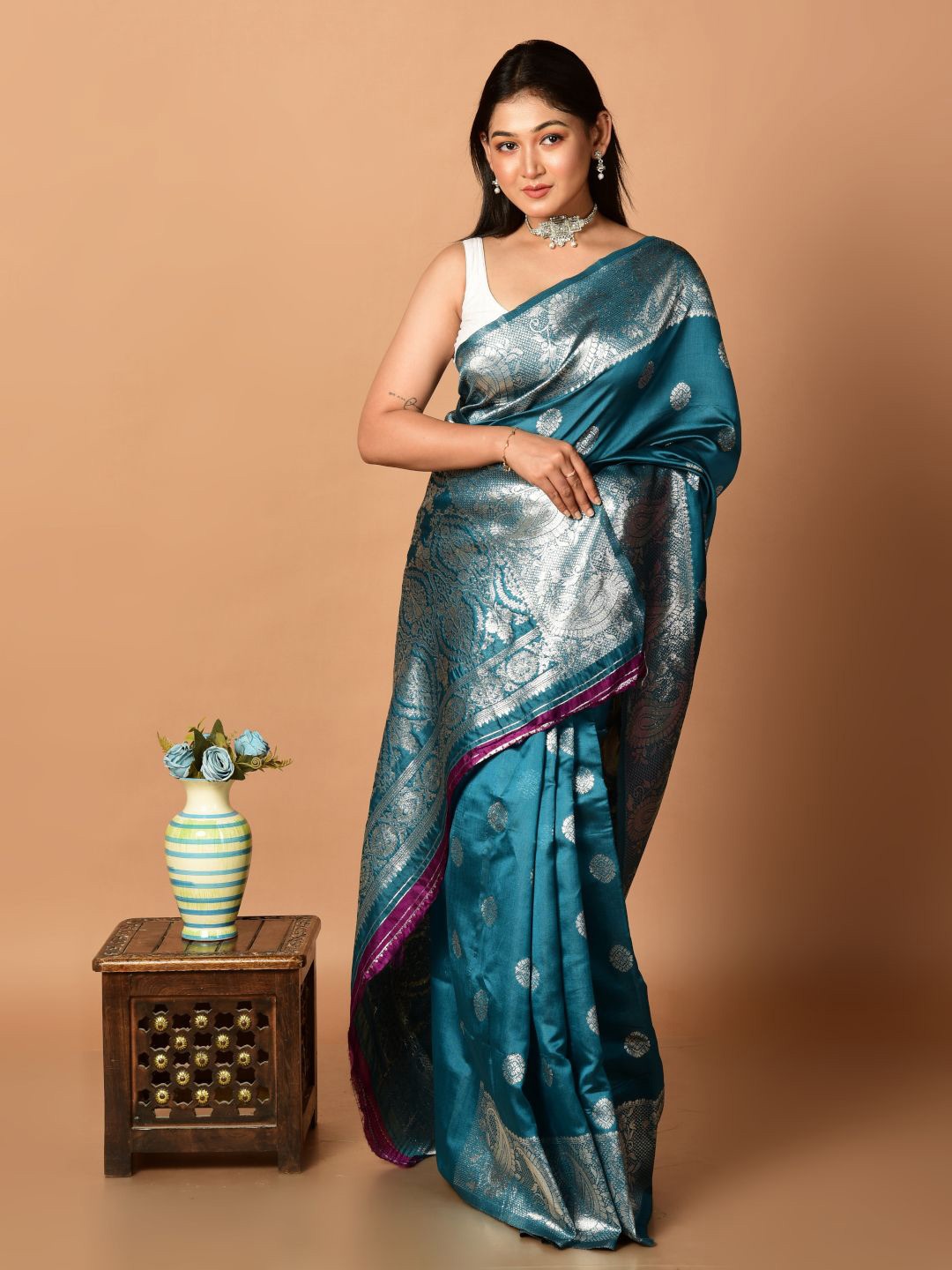 

HOUSE OF ARLI Woven Design Zari Silk Blend Banarasi Saree, Turquoise blue