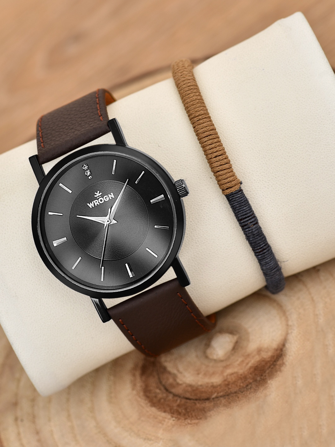 

WROGN Men Analog Watch & Leather Bracelet Gift Set, Black