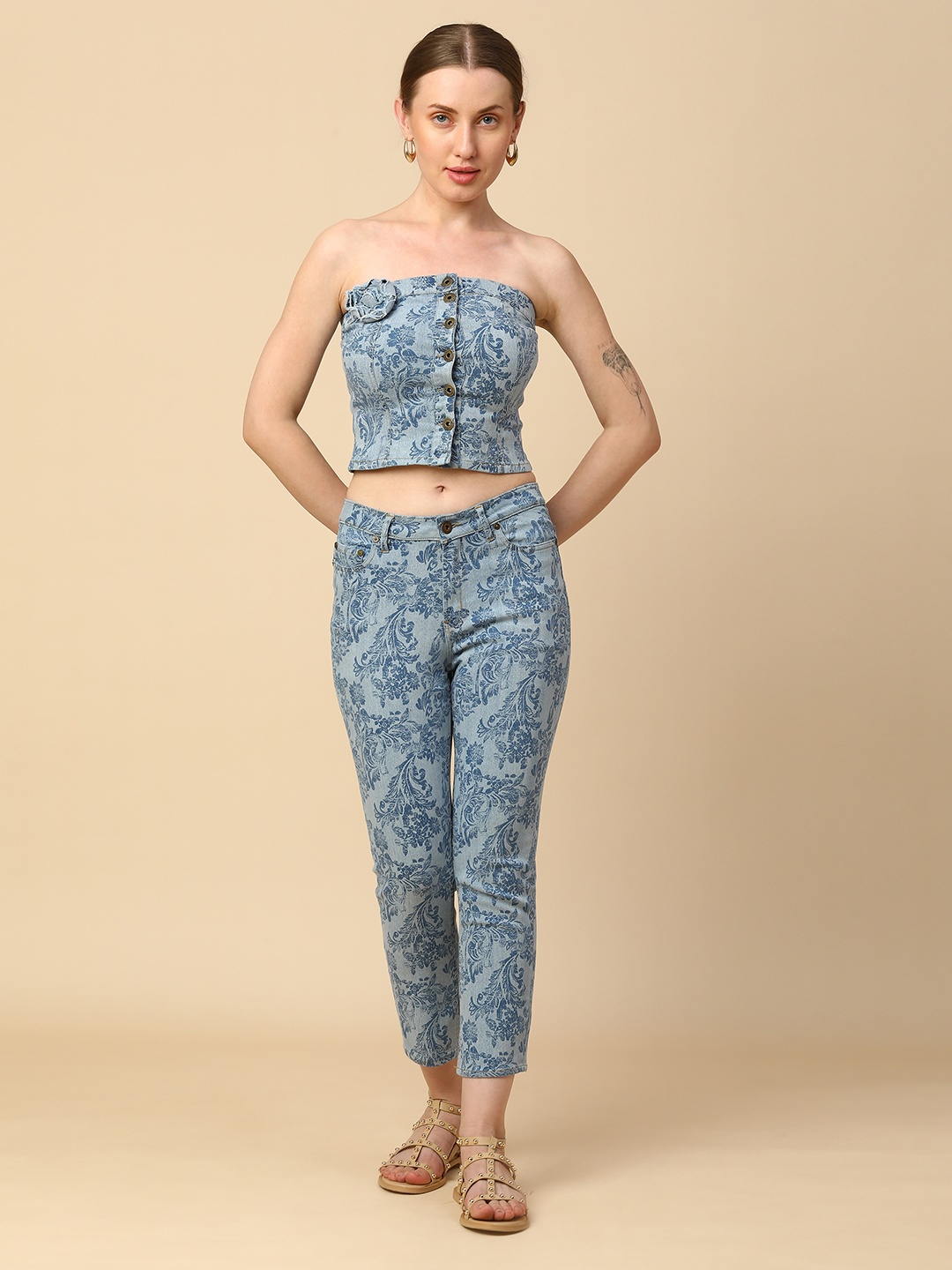 

Chemistry Baroque Floral Printed Sleeveless Denim Top With Trousers, Blue