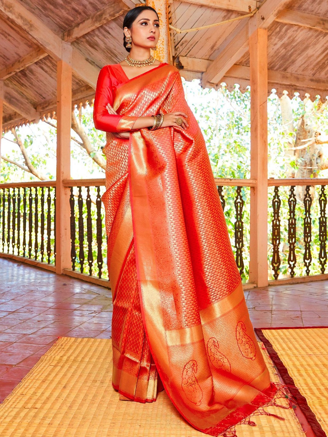 

ODETTE Ethnic Motifs Zari Silk Blend Saree, Orange