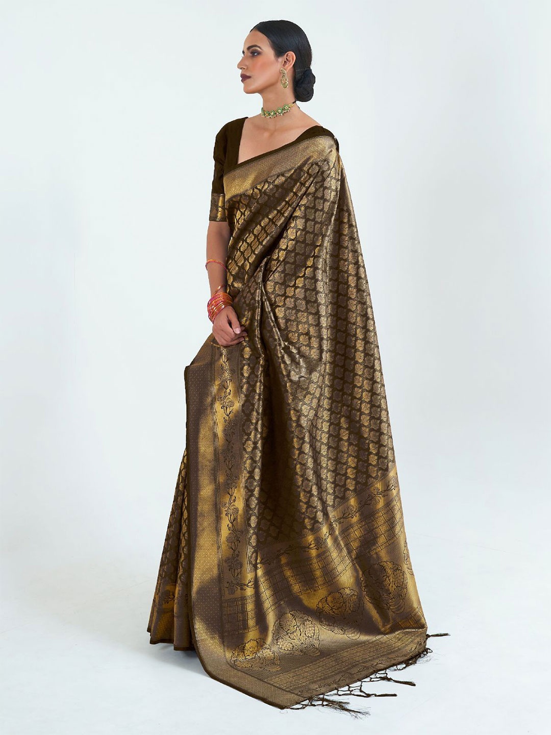 

ODETTE Ethnic Motifs Zari Silk Blend Saree, Olive