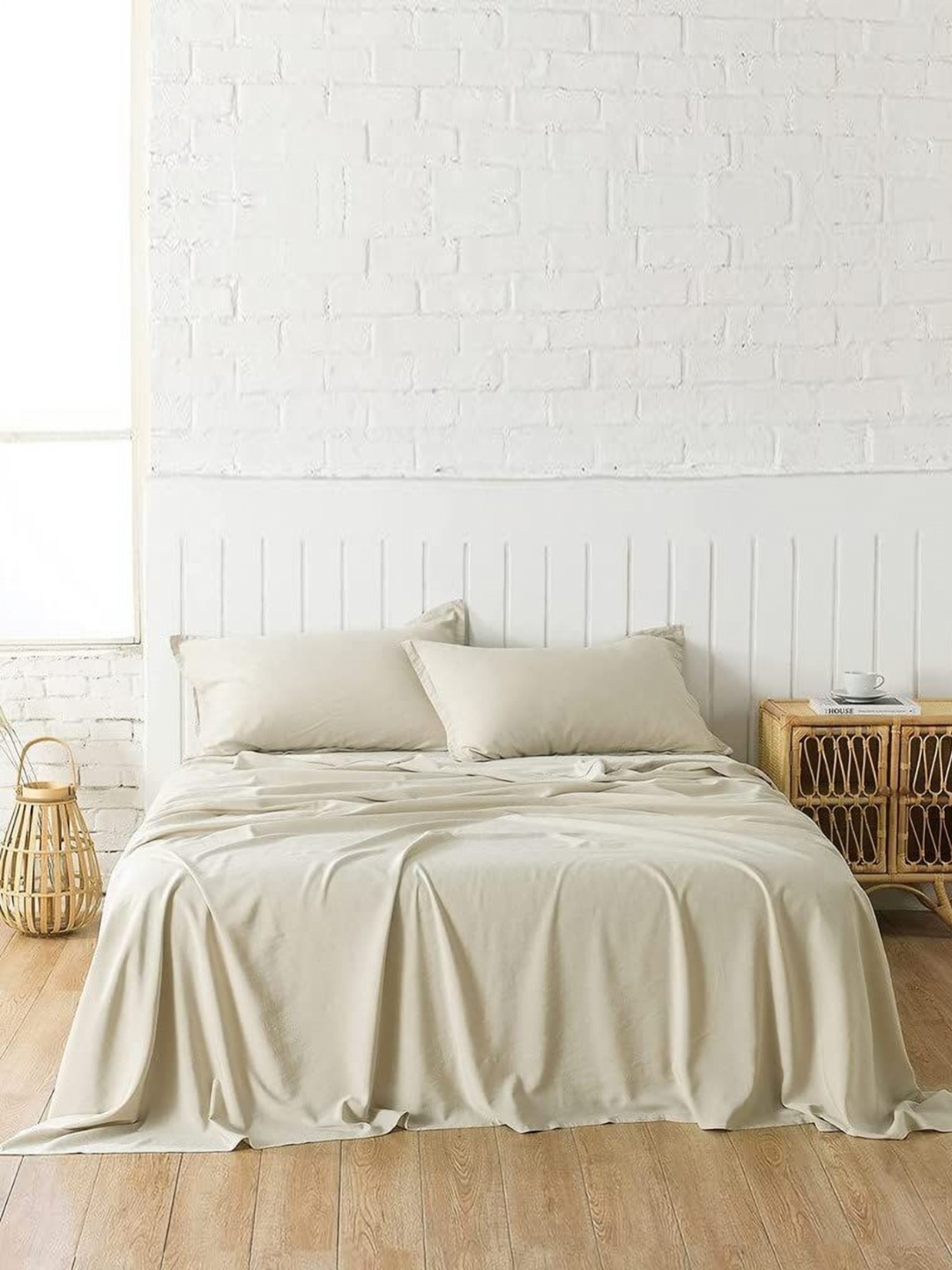 

Bajo's Beige Cotton 300 TC Queen Bedsheet Set 2.25 m X 2.50 m