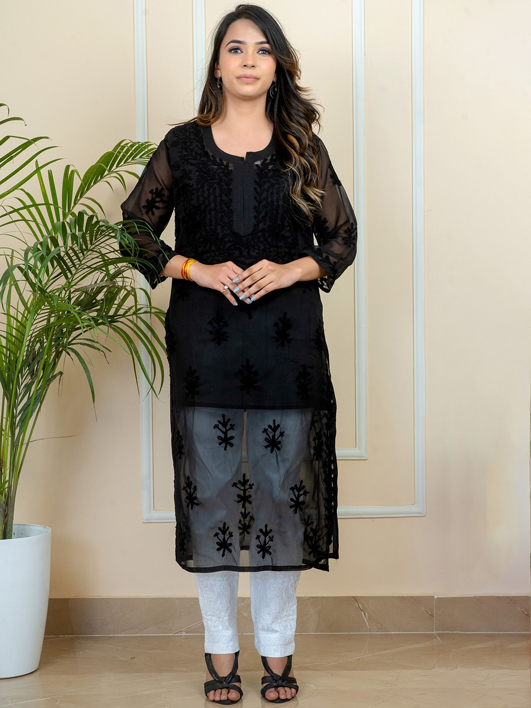 

ADR CHIKAN Floral Embroidered Notch Neck Georgette Straight Kurta, Black