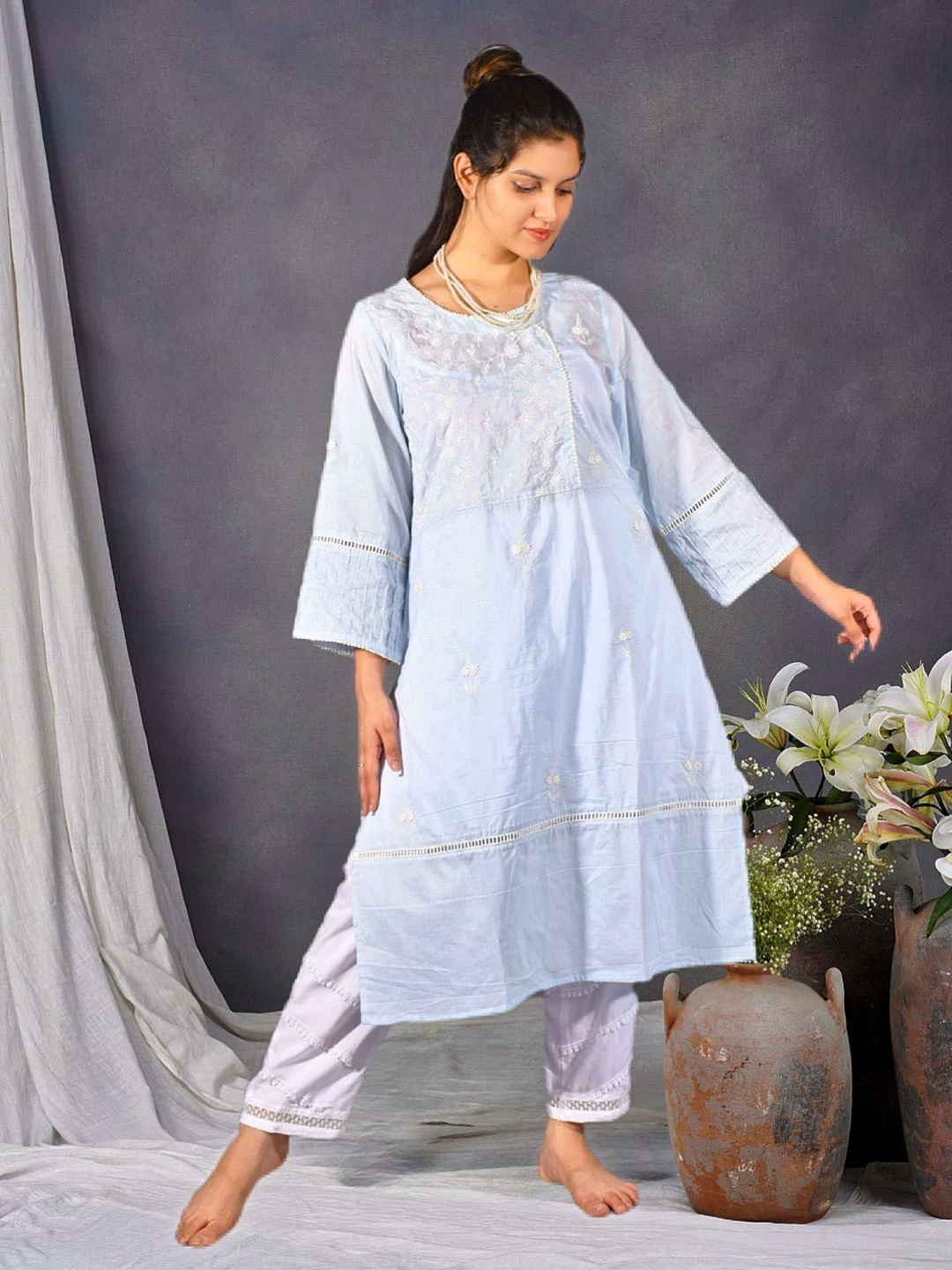 

zuri Floral Embroidered Pure Cotton Round-Neck Straight Kurta With Trousers, Blue